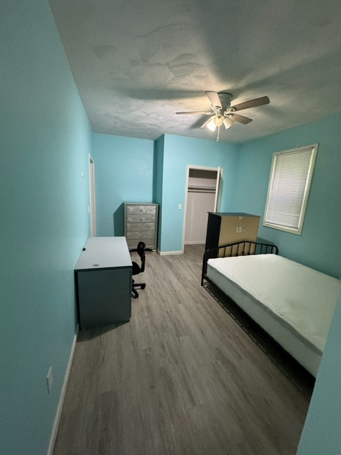 Private Furnished Room with Private Bathroom - All Utilities & WiFi Included - Minutes from UHS Hosp - Photo 4