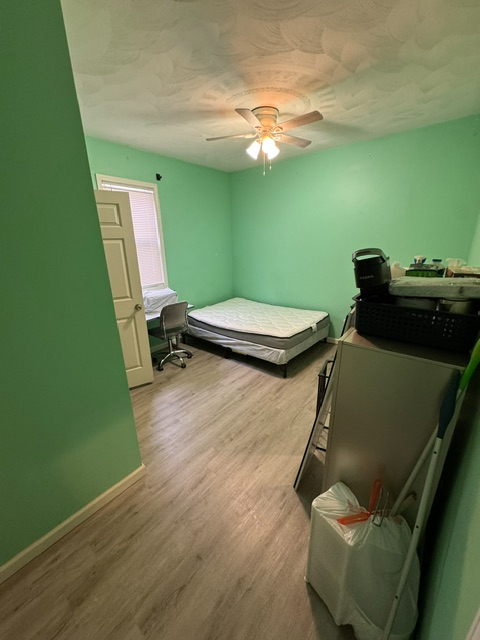 Private Furnished Room with Private Bathroom - All Utilities & WiFi Included - Minutes from UHS Hosp - Photo 5