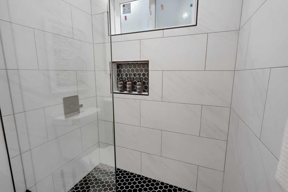 Brand New LA Studio w/ Parking, Laundry, Fast Wifi, EV Charger, AC, Central Location - Sage Studio - Photo 6