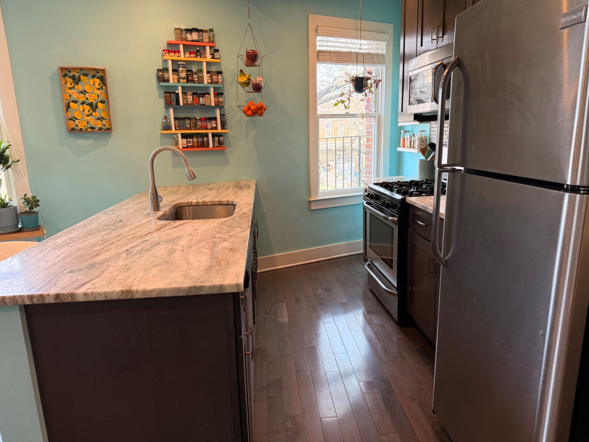 Cheerful, bright 1BR/1BA Petworth condo - Photo 2