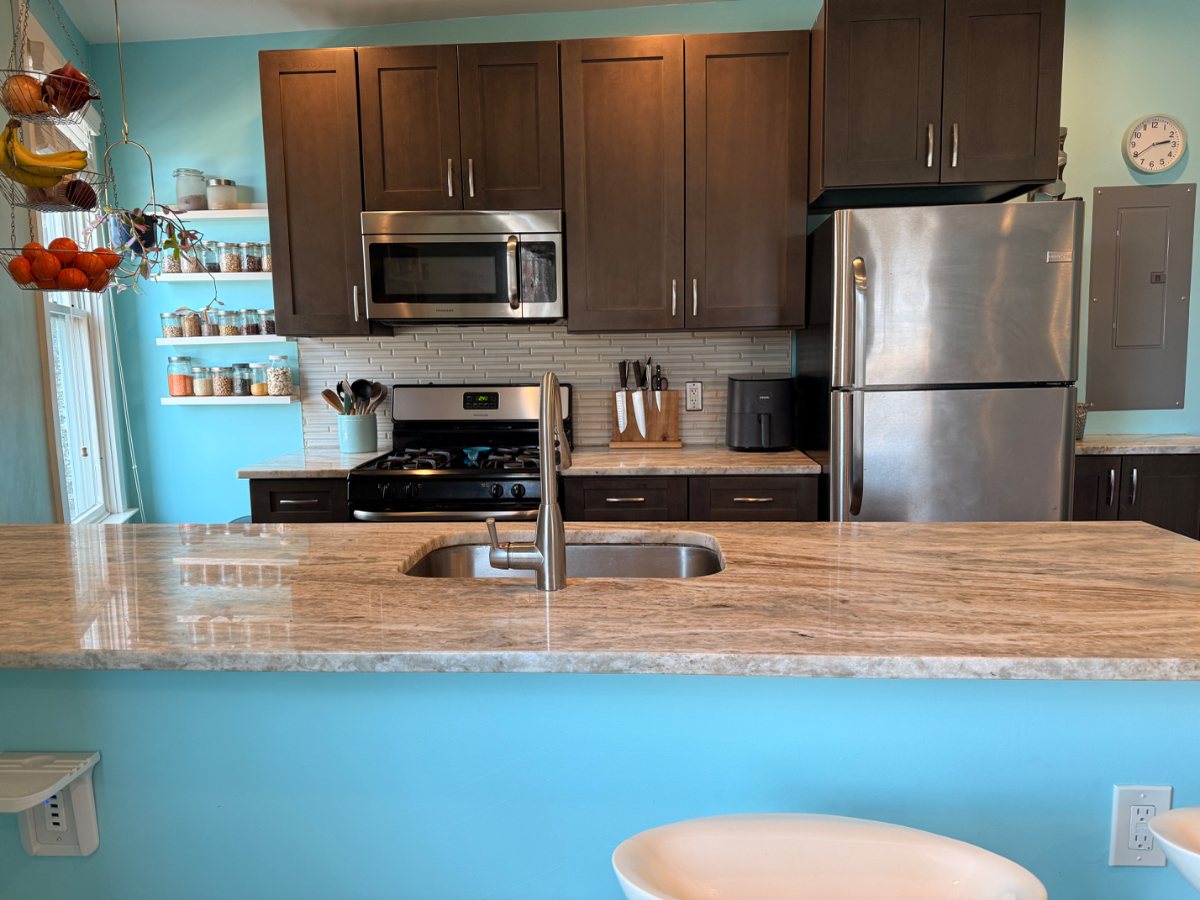 Cheerful, bright 1BR/1BA Petworth condo - Photo 5