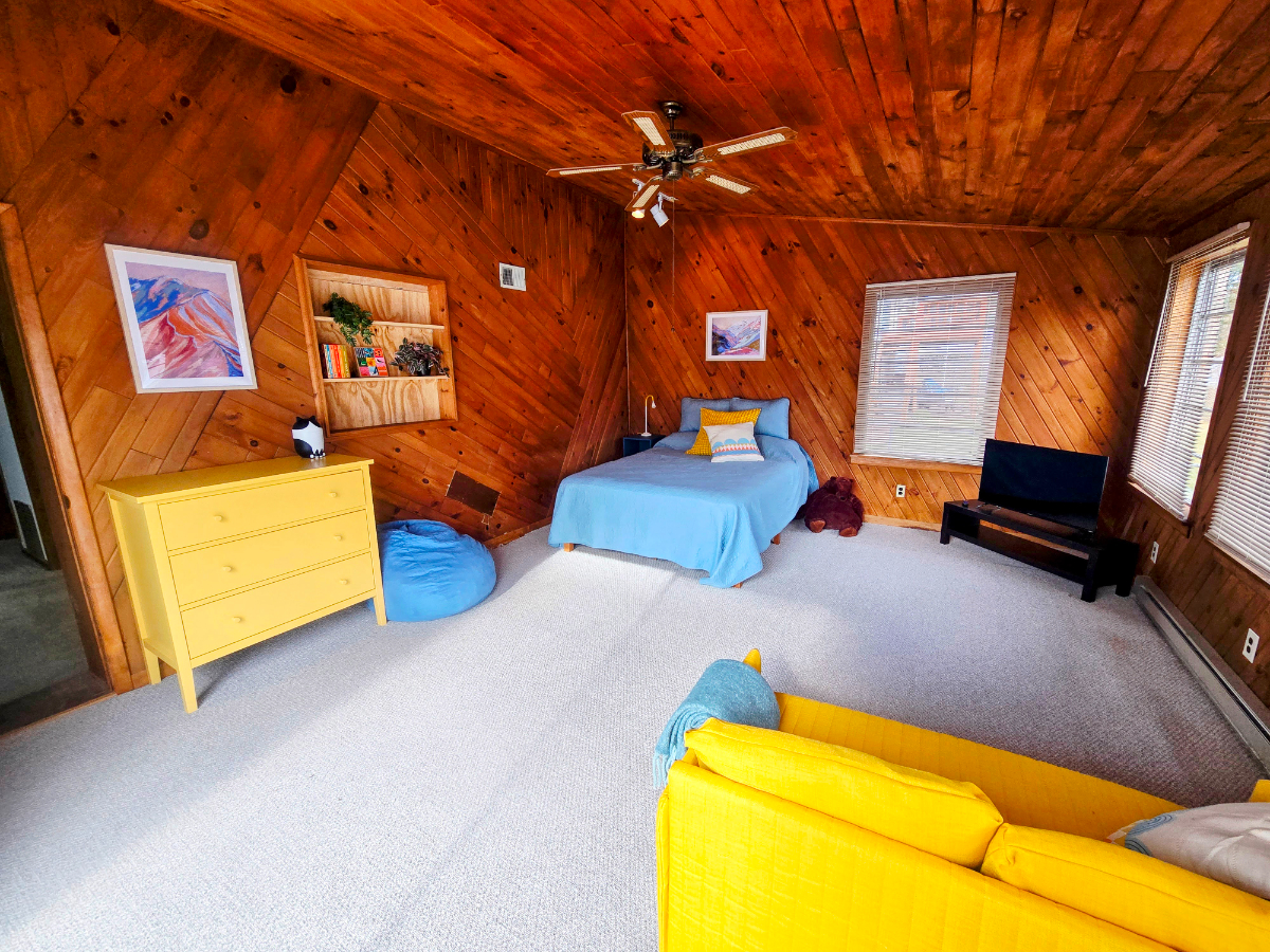 Fully Furnished, 4 Bedroom Home Adjacent to Saratoga Hospital - Photo 4