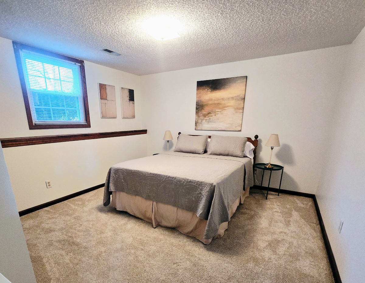 Fully Furnished, 4 Bedroom Home Adjacent to Saratoga Hospital - Photo 8