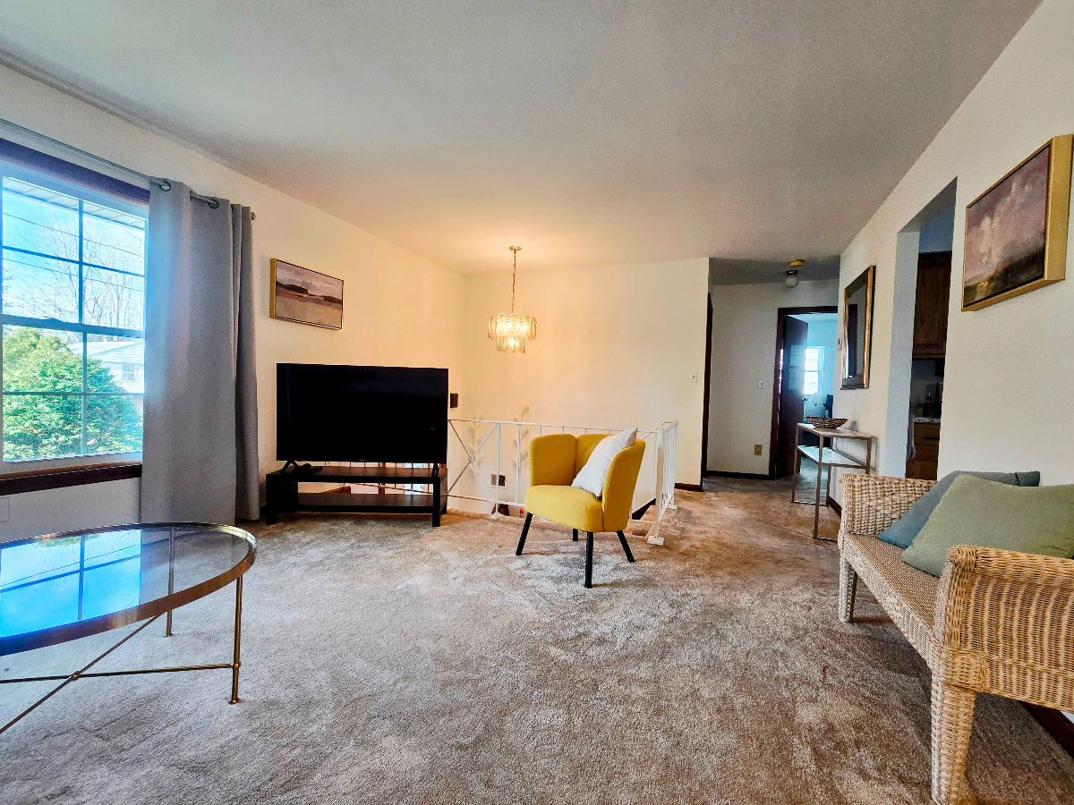 Fully Furnished, 4 Bedroom Home Adjacent to Saratoga Hospital - Photo 11