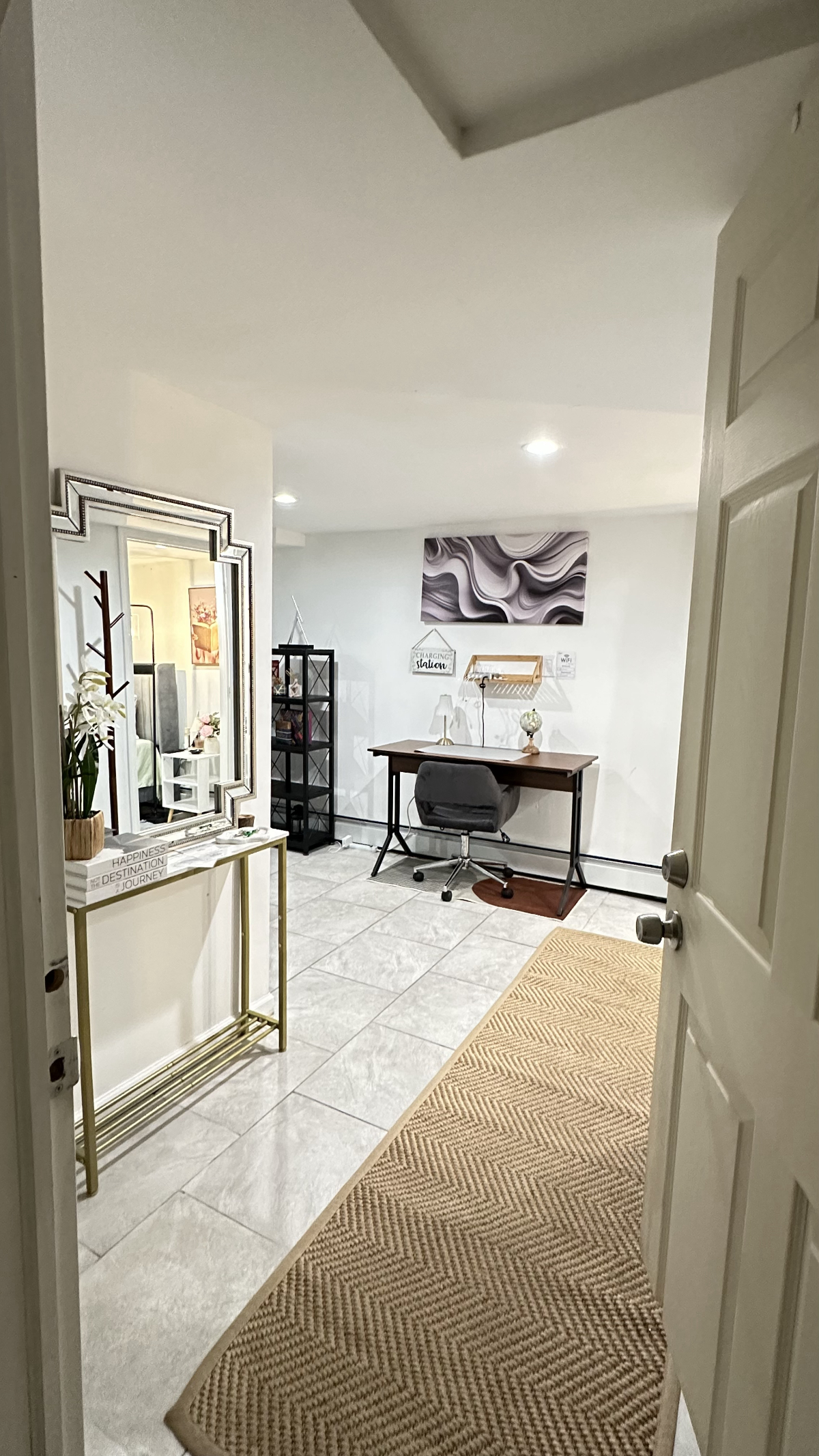 Quiet 1BR Near JFK - Ideal for Travel Nurses -Private Entry - Photo 1