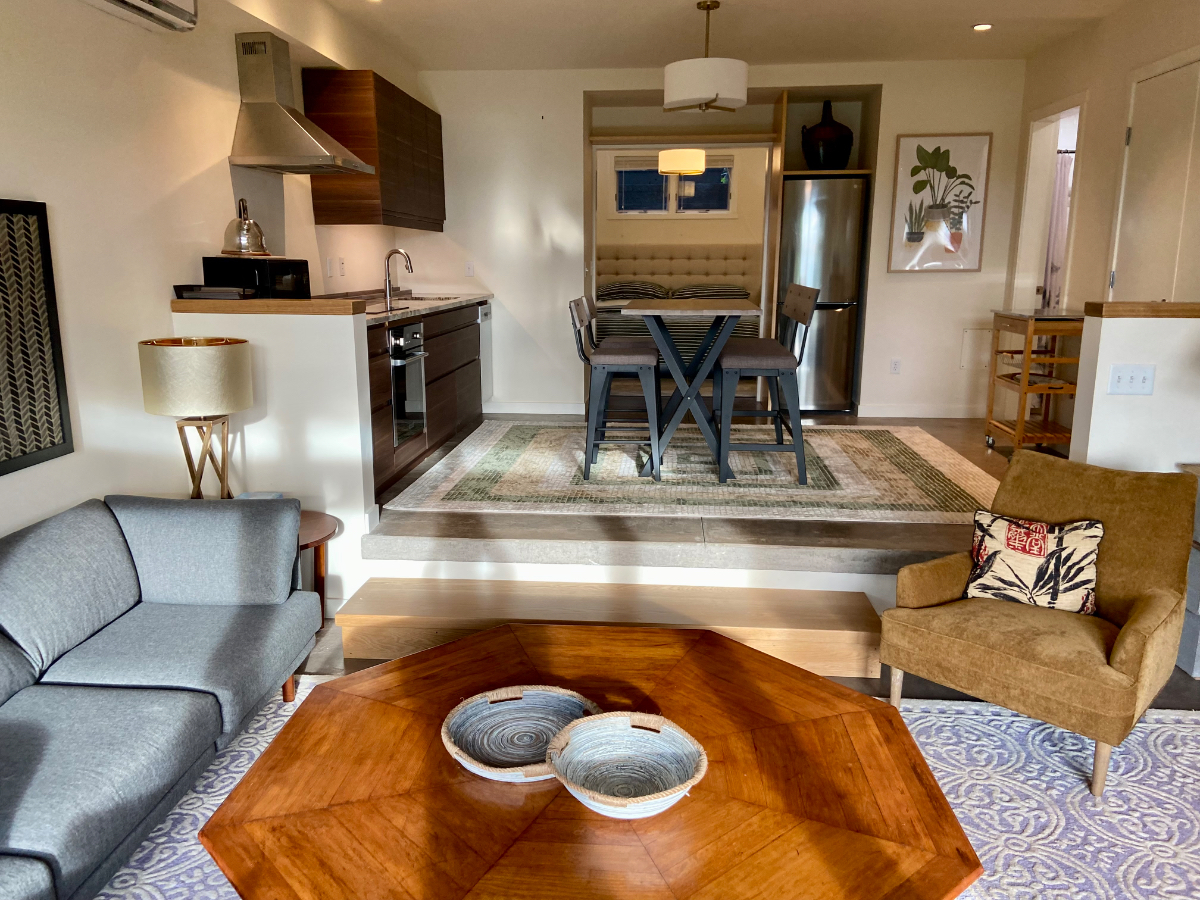 An Apartment With a View - Photo 6