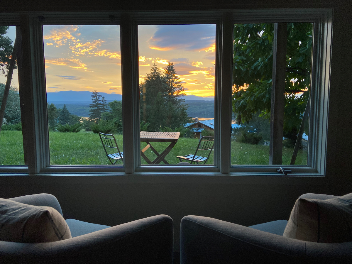 An Apartment With a View - Photo 2