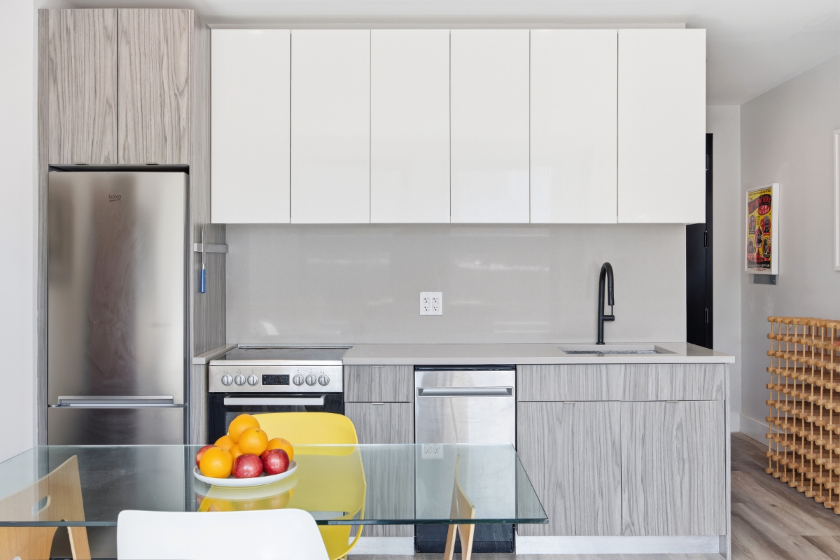 Modern Brooklyn Retreat w Balcony & City Views - Photo 11