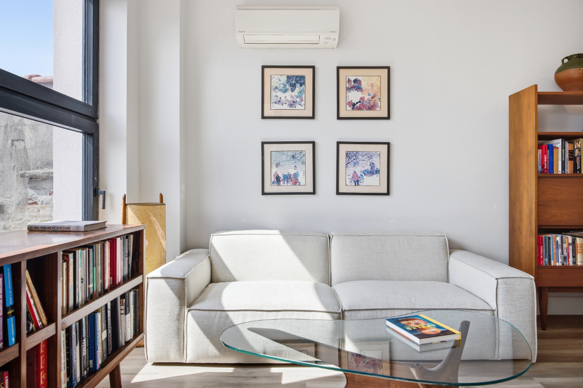 Modern Brooklyn Retreat w Balcony & City Views - Photo 7