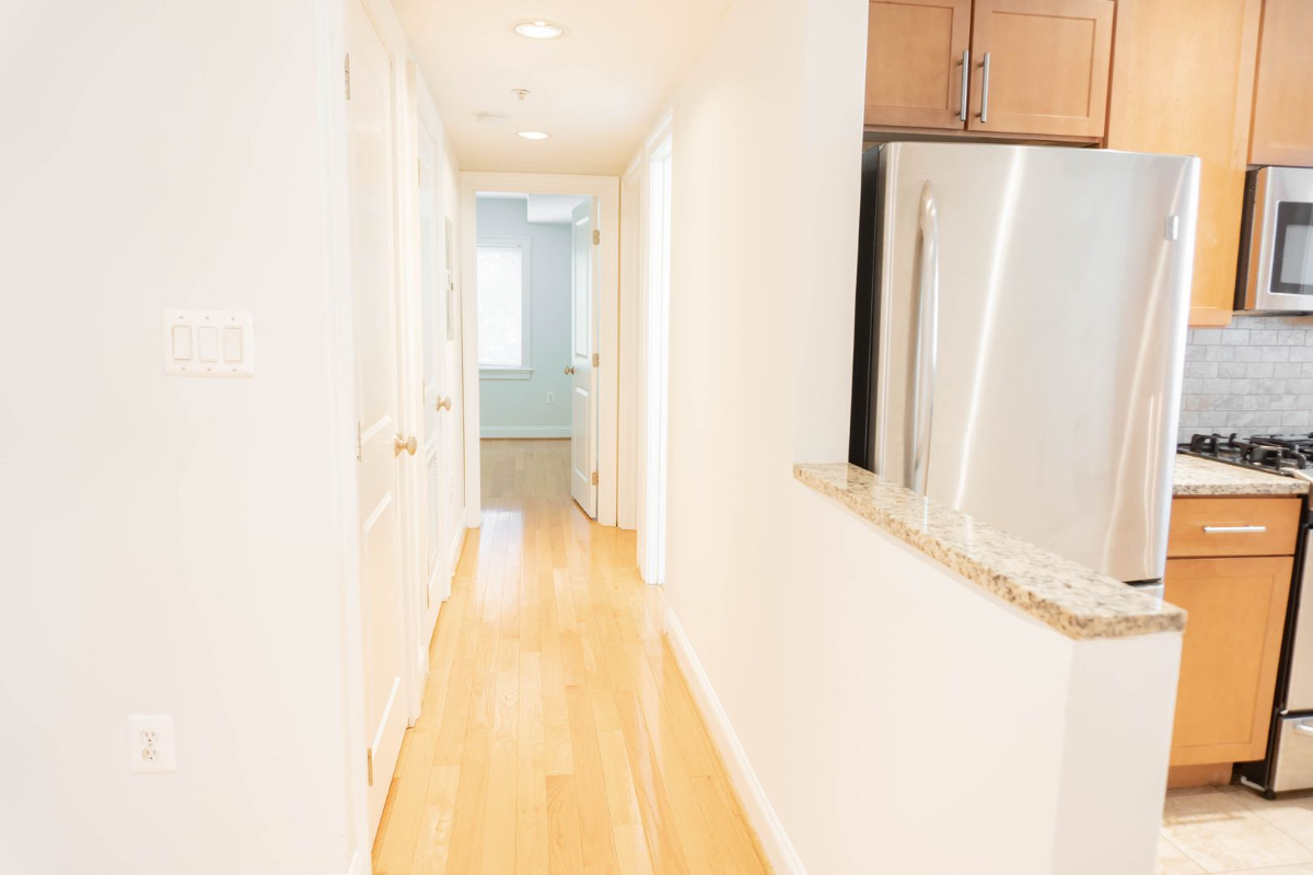 Modern 2 Bedroom 1 bathroom close to Howard U, Washington Hospital Center & Metro - Photo 9