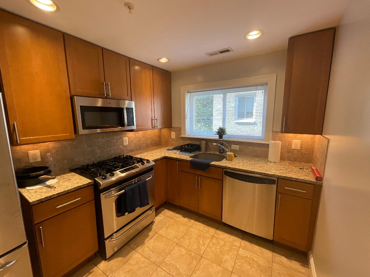 Modern 2 Bedroom 1 bathroom close to Howard U, Washington Hospital Center & Metro - Photo 2