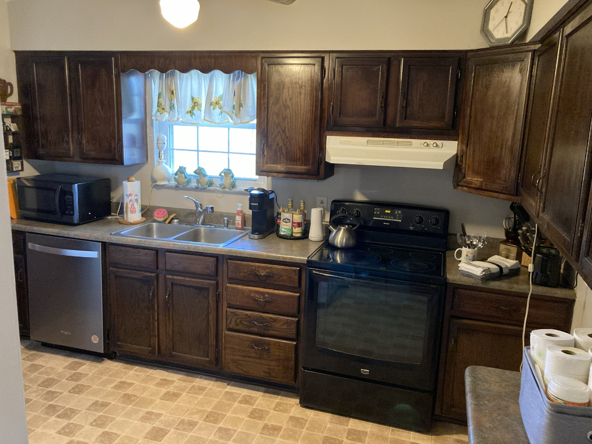Furnished Cozy 1BR Private Home, All Utilities Included. Just bring your suitcase. - Photo 4