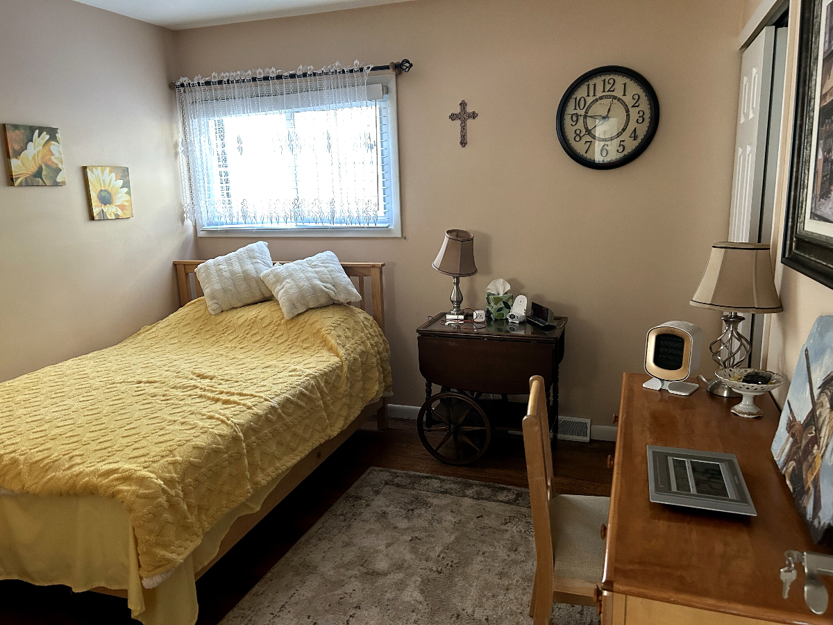 Charming, Convenient & Quiet Queensbury, NY Room - Perfect for Professionals ! - Photo 8