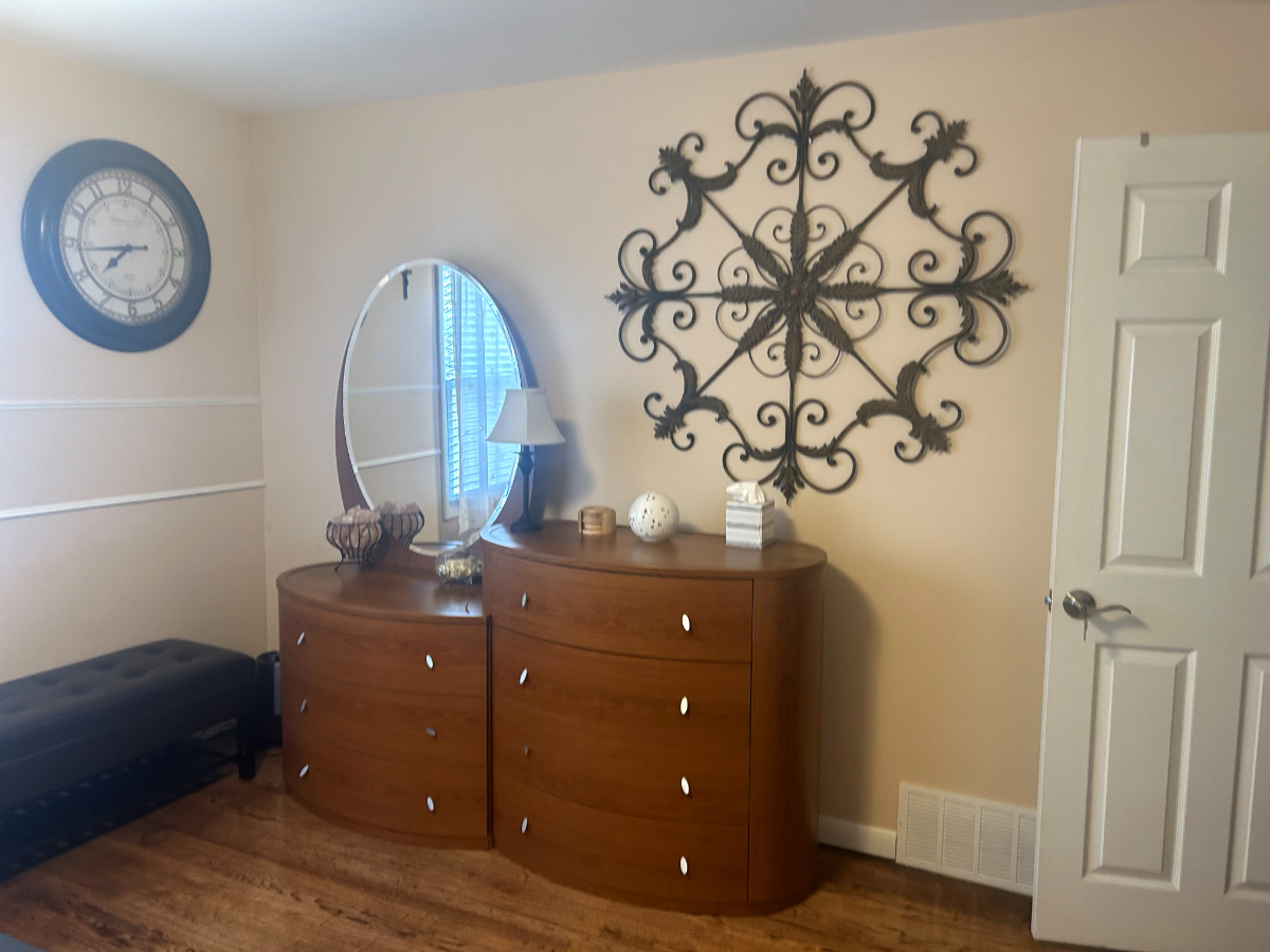 Charming, Convenient & Quiet Queensbury, NY Room - Perfect for Professionals ! - Photo 10