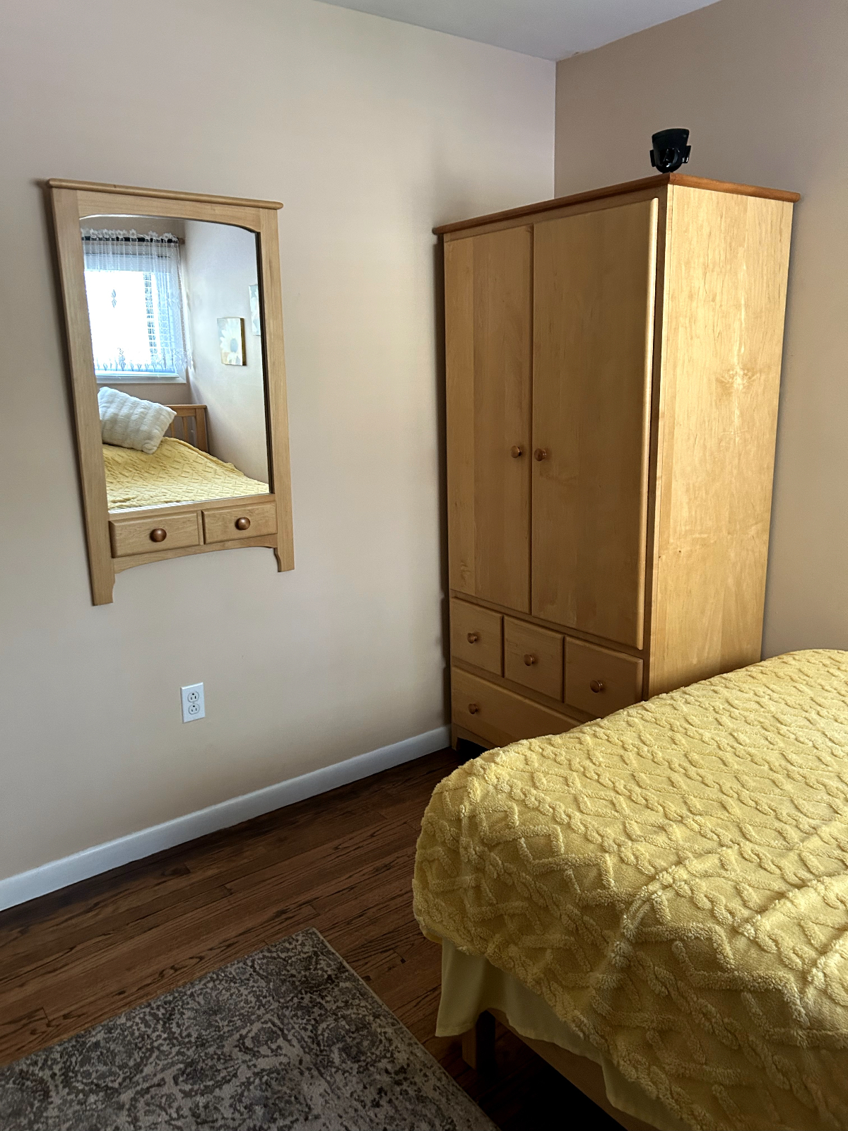 Charming, Convenient & Quiet Queensbury, NY Room - Perfect for Professionals ! - Photo 11
