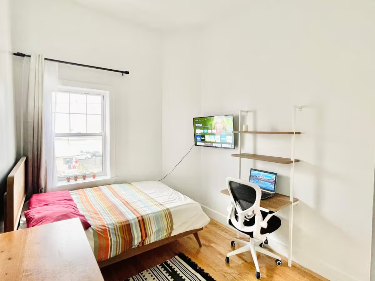 Bushwick HDTV Room, 19 min to Manhattan, 161 - Photo 3