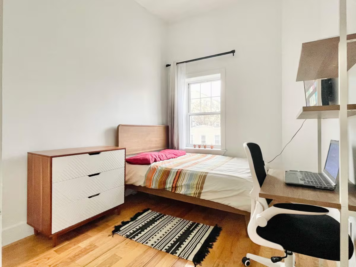 Bushwick HDTV Room, 19 min to Manhattan, 161 - Photo 4