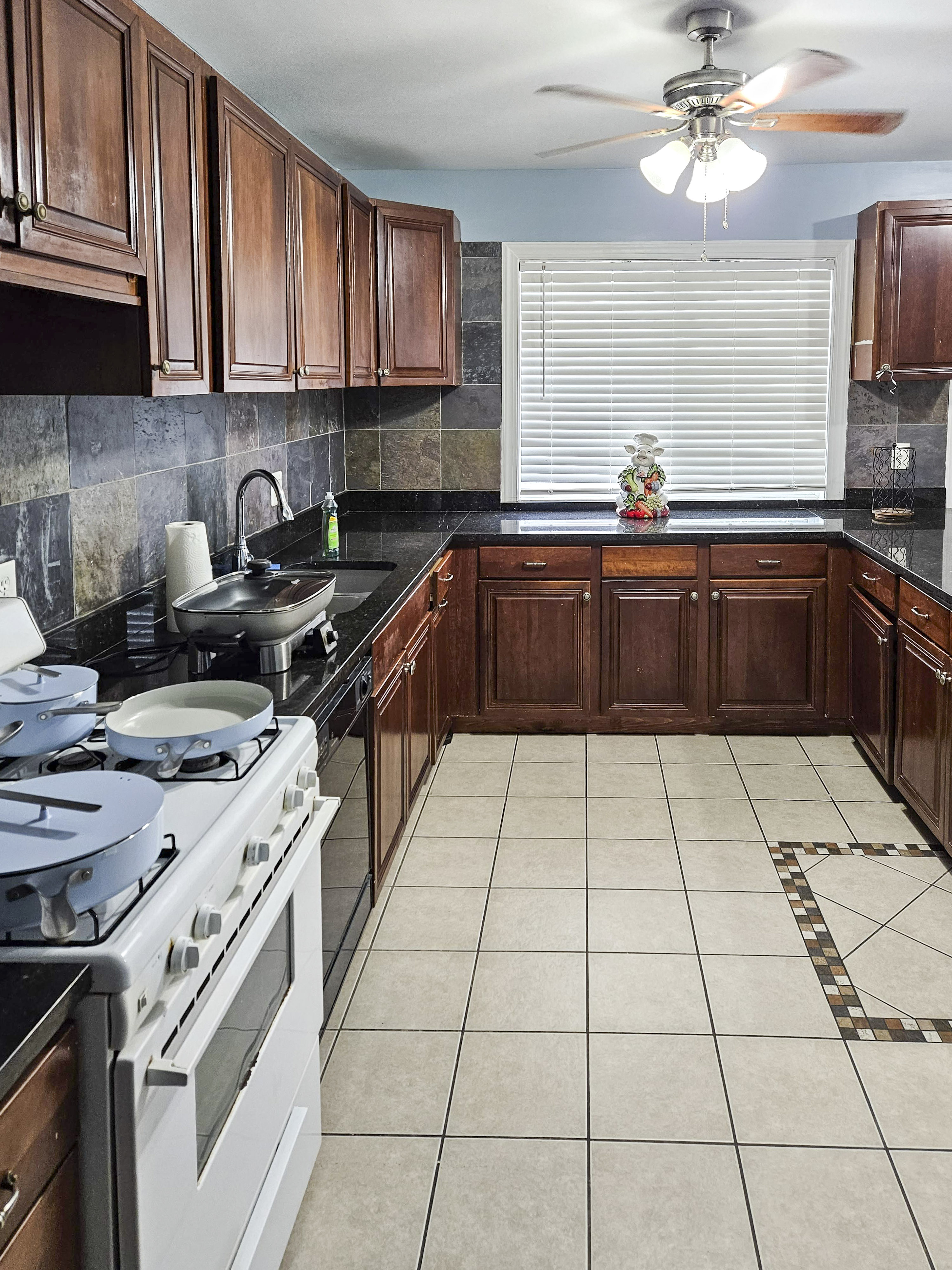Modern Communal Living in Washington, DC Room 3 - Photo 6