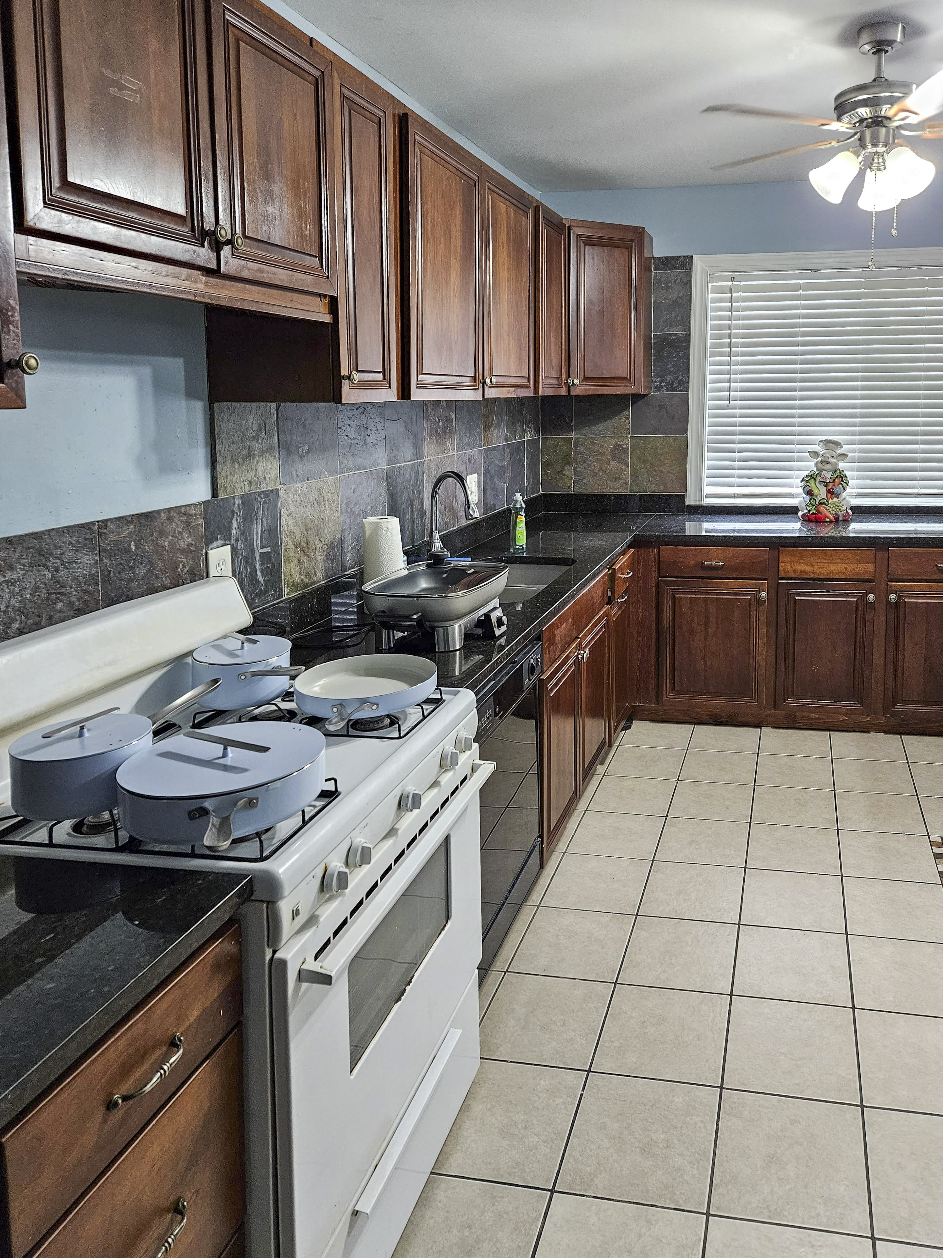 Modern Communal Living in Washington, DC Room 3 - Photo 7