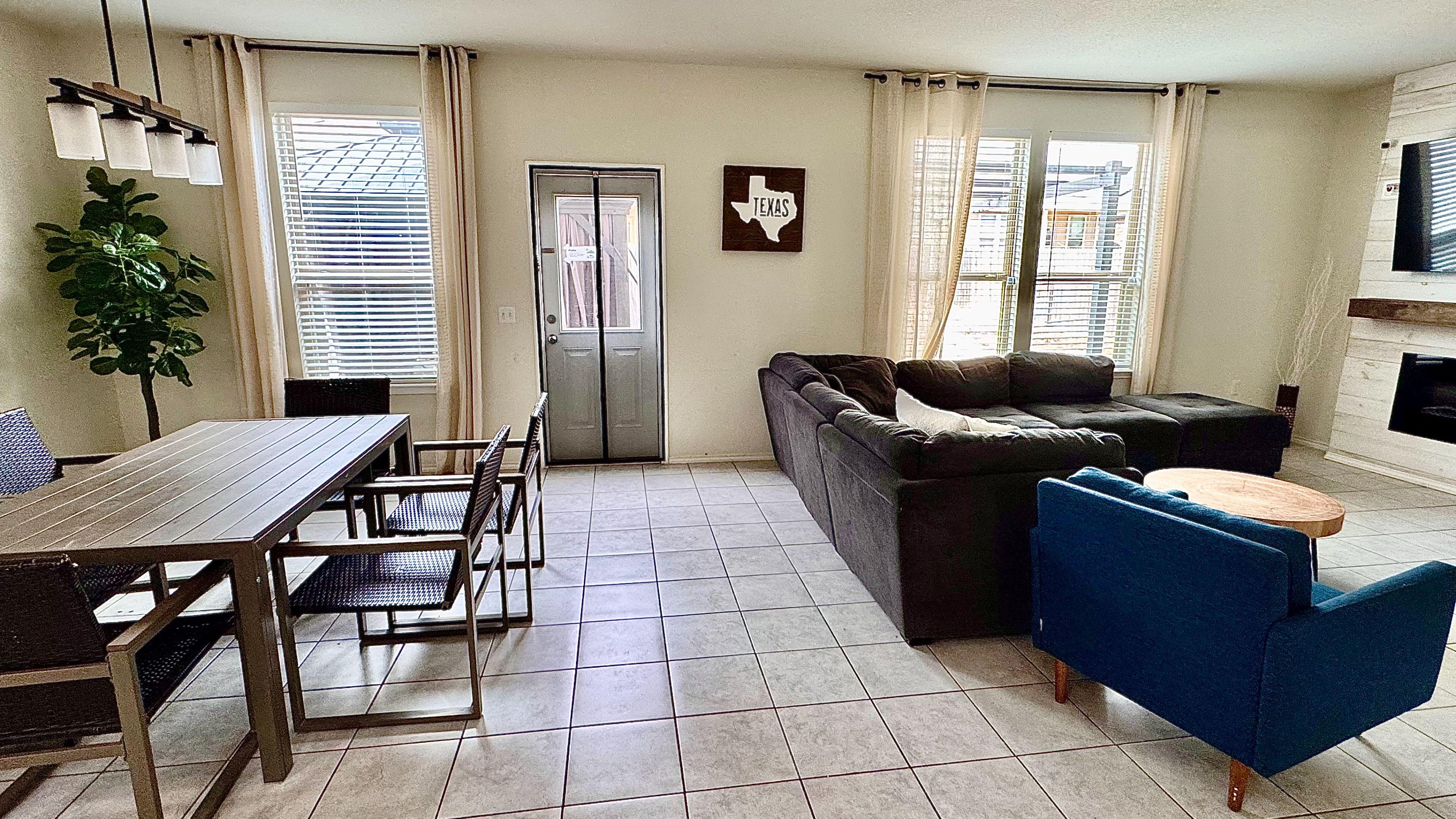 Modern 2020-Build Home * Monthly Cleaning * Near 290/130 - Photo 2