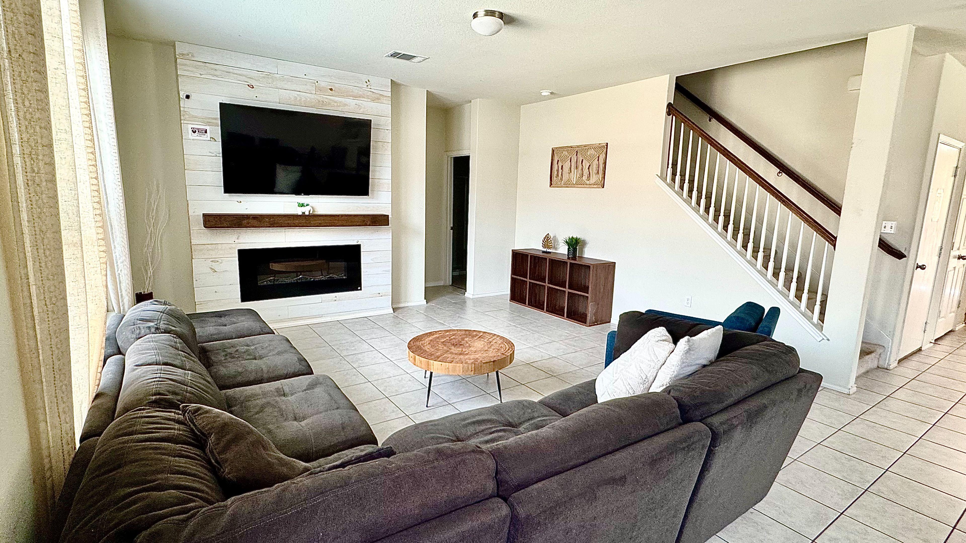 Modern 2020-Build Home * Monthly Cleaning * Near 290/130 - Photo 1