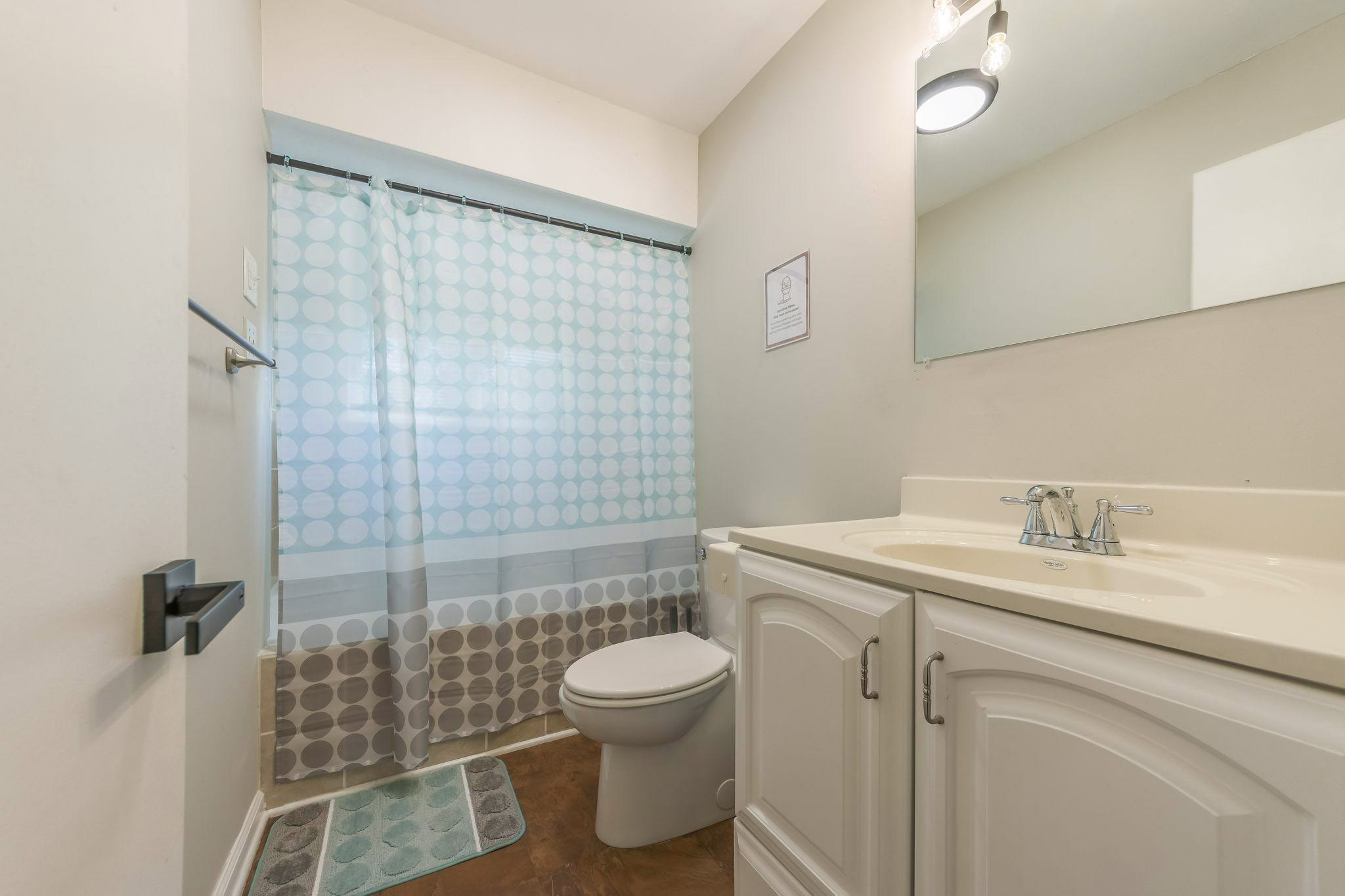 Discover this stylish home in Raytown, just minutes from 63rd St, Raytown Rd, major hospitals, emplo - Photo 3