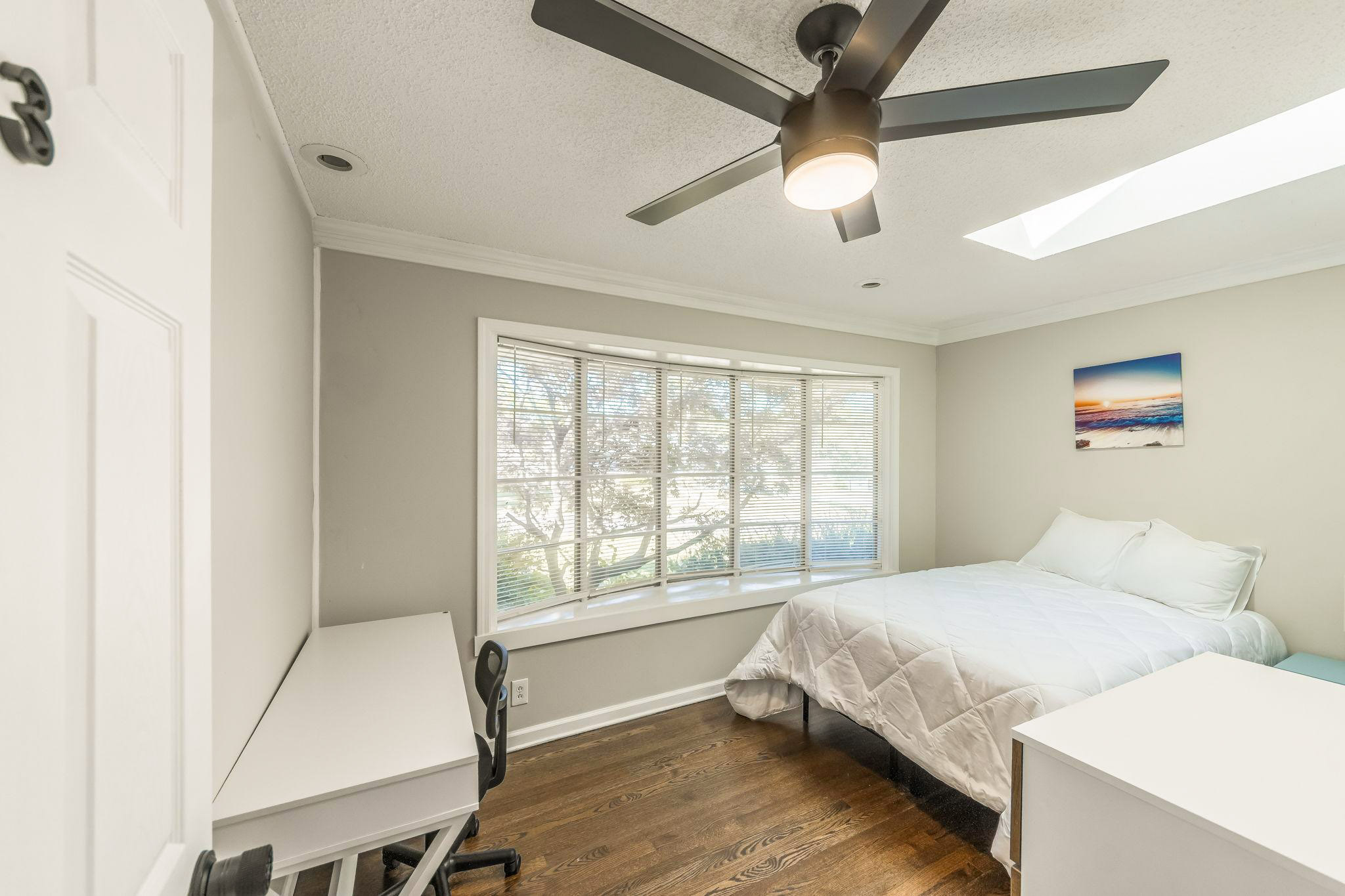 Discover this stylish home in Raytown, just minutes from 63rd St, Raytown Rd, major hospitals, emplo - Photo 6