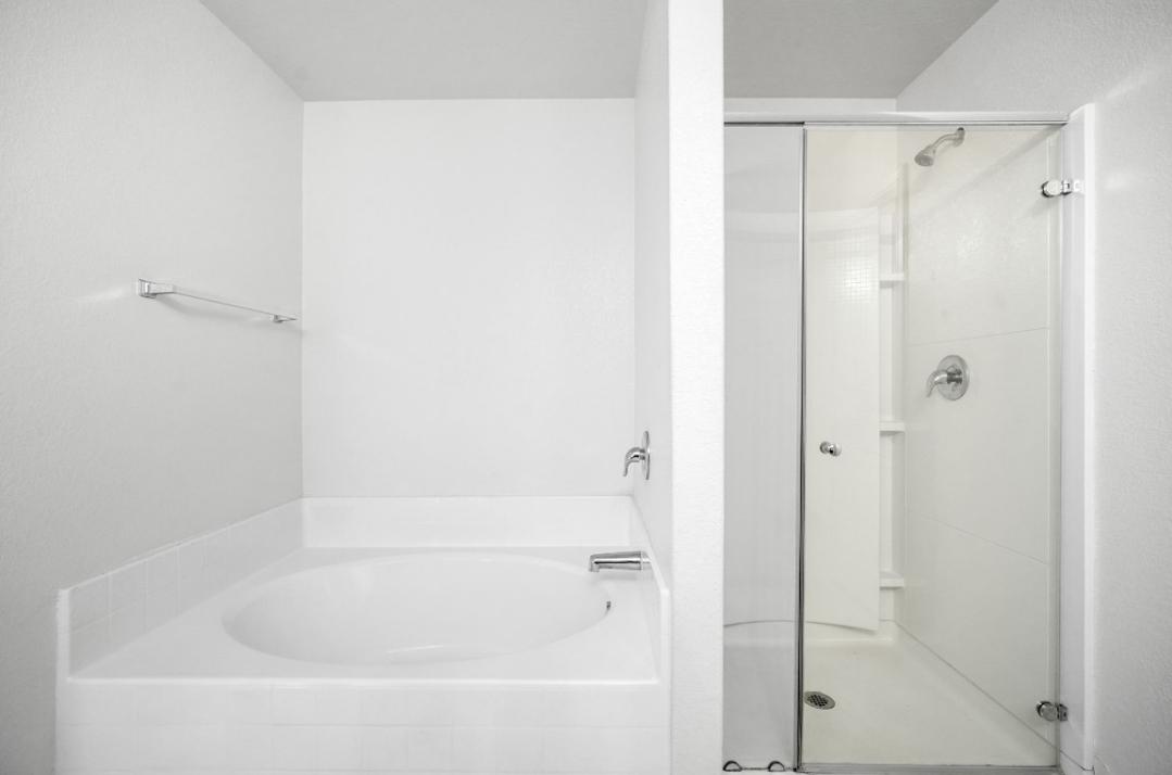 New Spacious Room in Manor, TX! Beautiful Furnished Rooms | Near Tesla, Amazon, Samsung Taylor | All - Photo 7