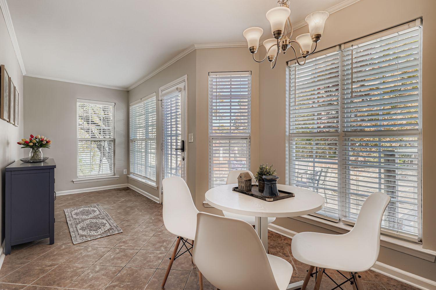 Feel at home in Osage Circle |Modern Comfort Meets Affordable Luxury| Clean, comfortable living | Bi - Photo 9