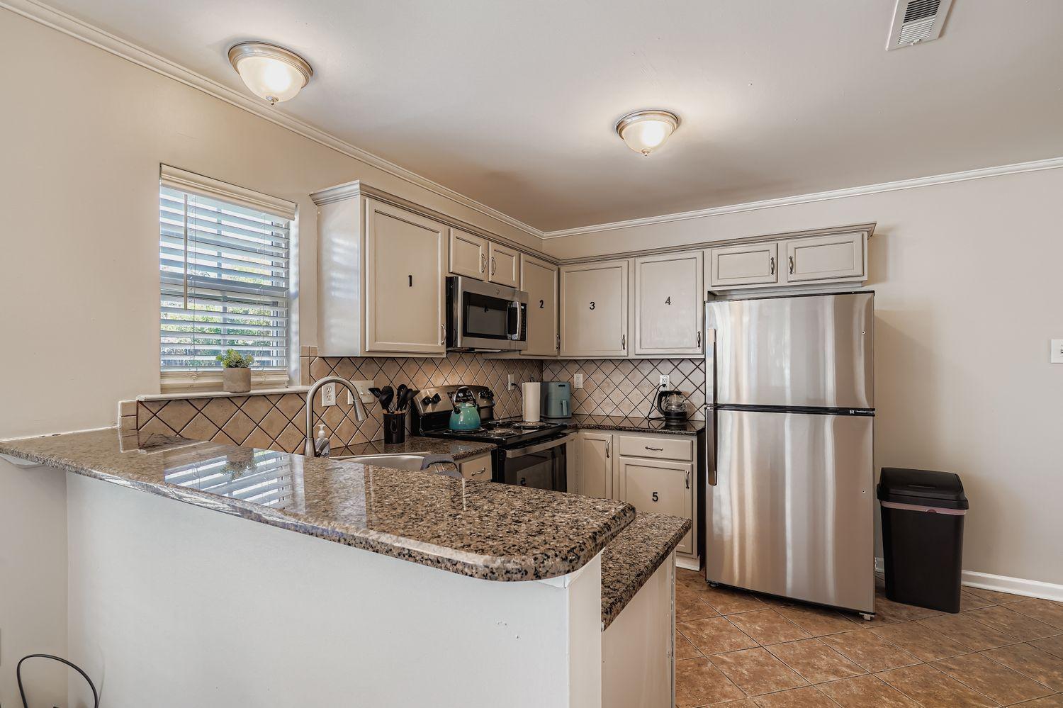 Feel at home in Osage Circle |Modern Comfort Meets Affordable Luxury| Clean, comfortable living | Bi - Photo 7