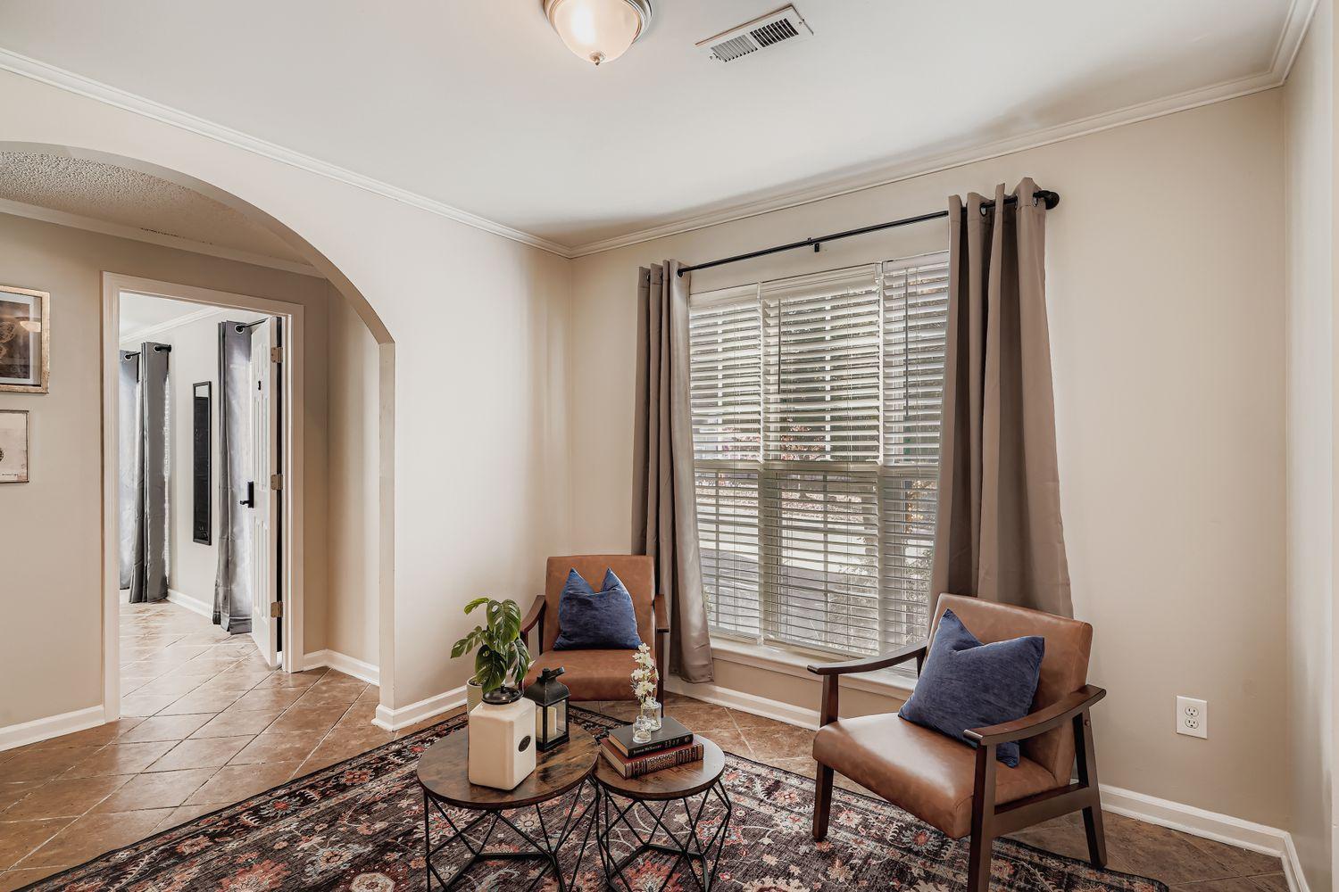 Feel at home in Osage Circle |Modern Comfort Meets Affordable Luxury| Clean, comfortable living | Bi - Photo 10