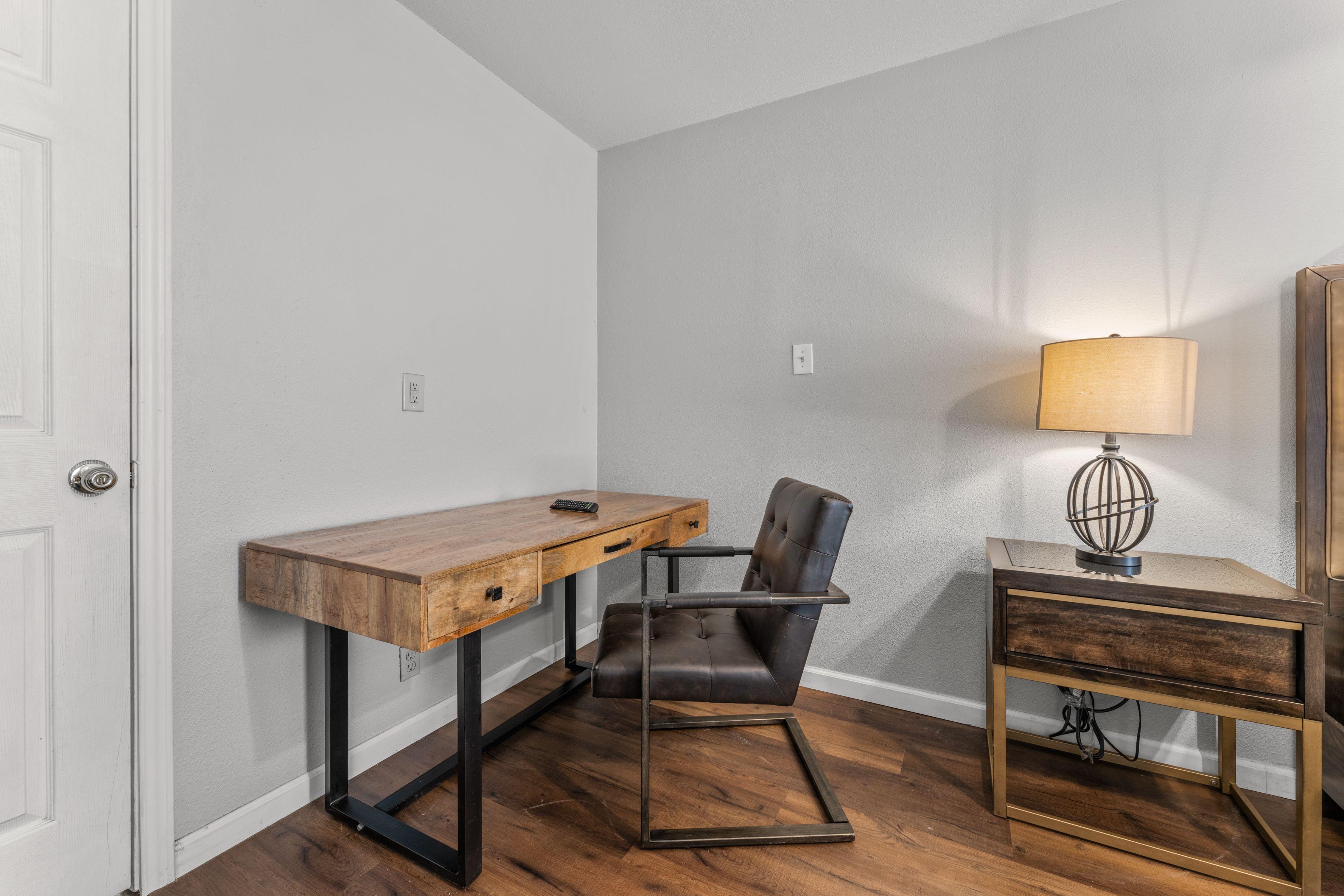 HUGE ROOM with the works: King Bed, Private Work Space, Wall Mount TV & More! - Photo 9
