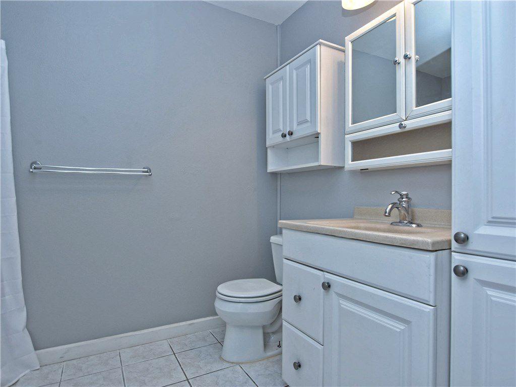 HUGE ROOM with the works: King Bed, Private Work Space, Wall Mount TV & More! - Photo 8