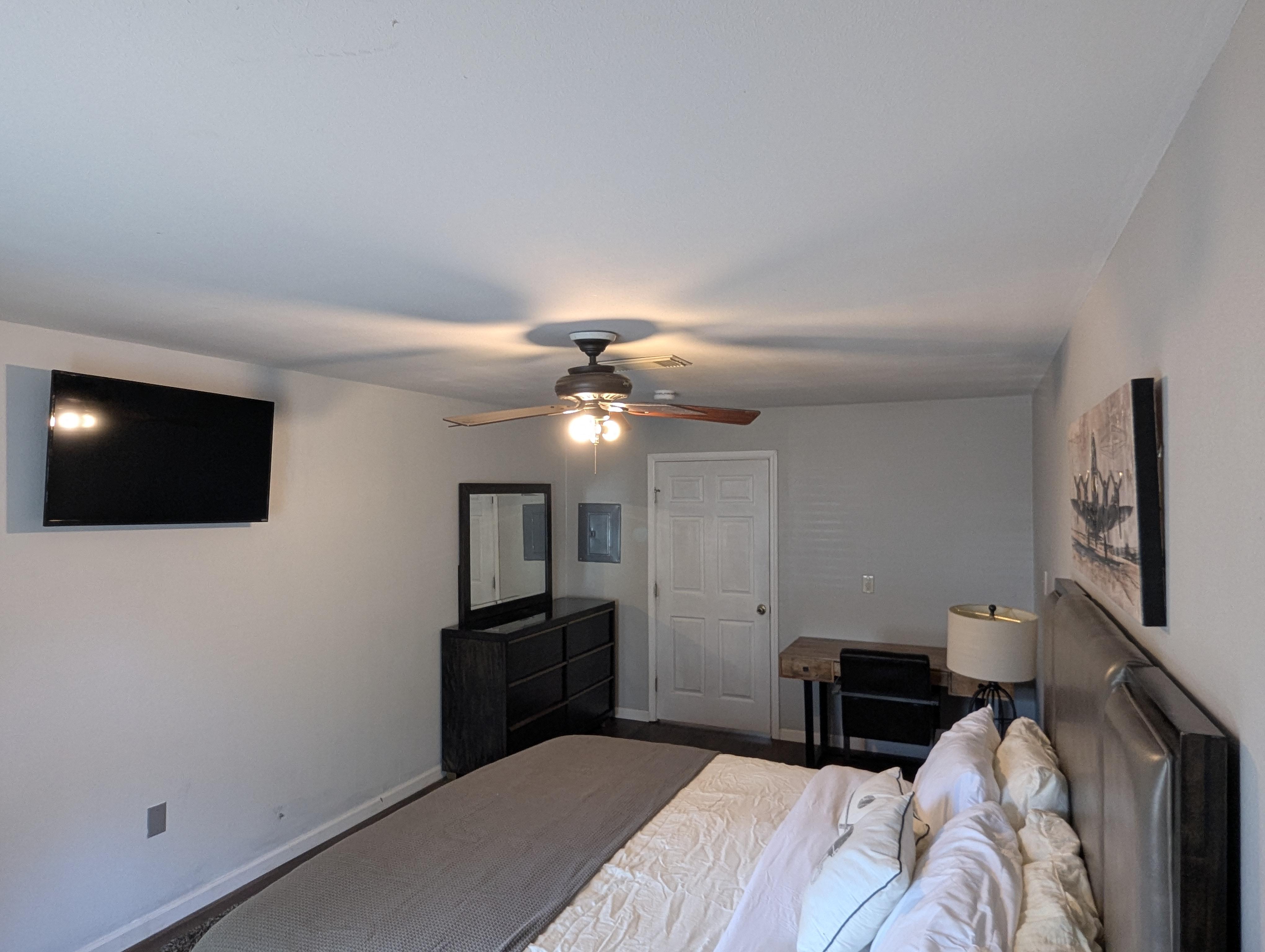HUGE ROOM with the works: King Bed, Private Work Space, Wall Mount TV & More! - Photo 10