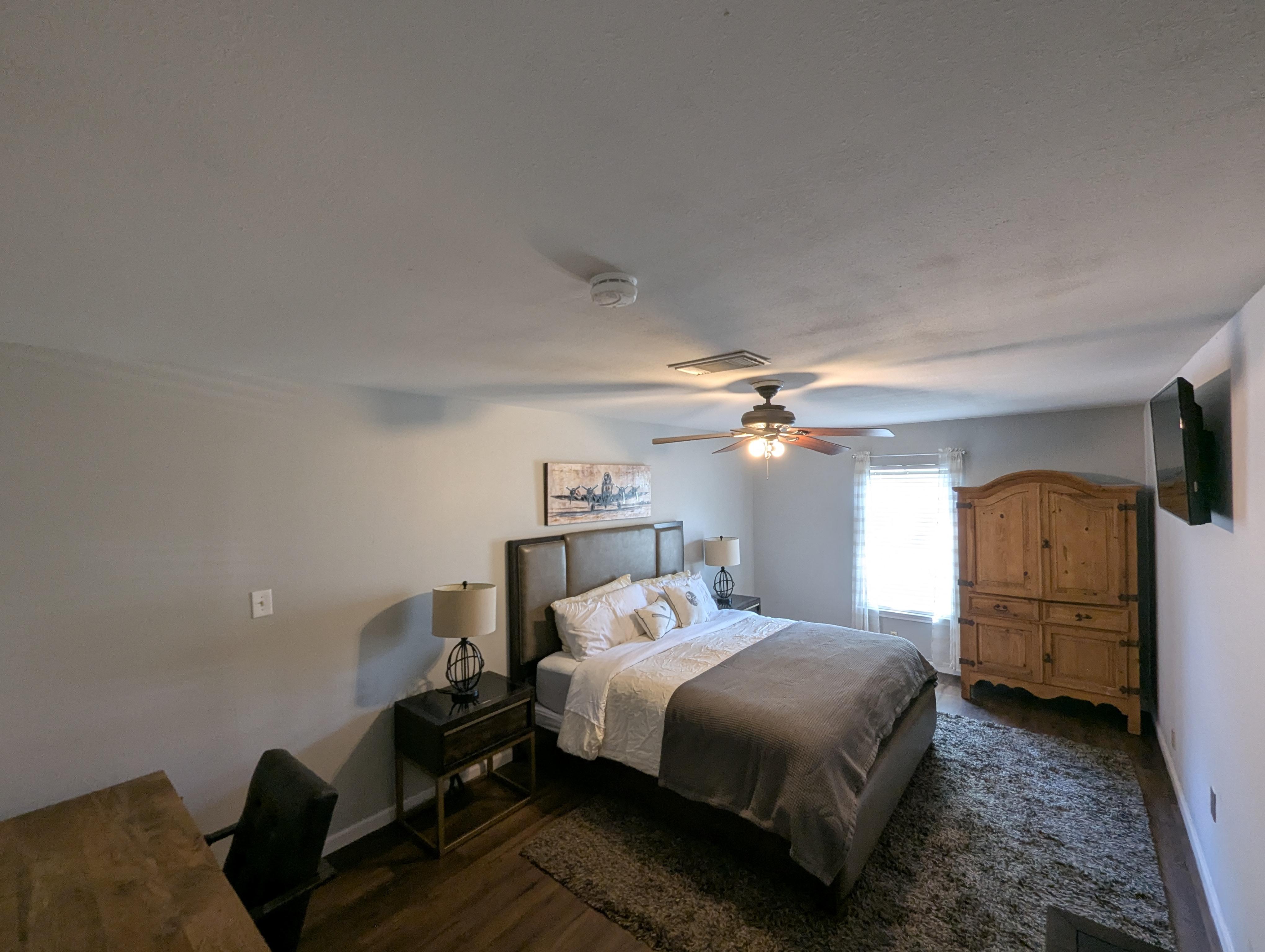 HUGE ROOM with the works: King Bed, Private Work Space, Wall Mount TV & More! - Photo 12