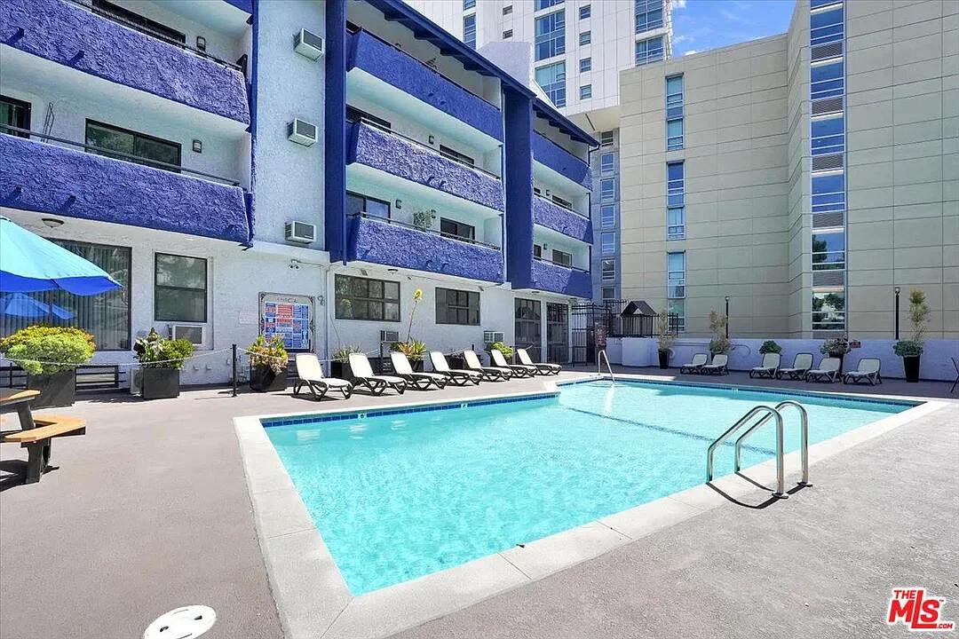 Fully furnished Private Rooms in Co-living apartment just 5 minutes walking from UCLA - Photo 5