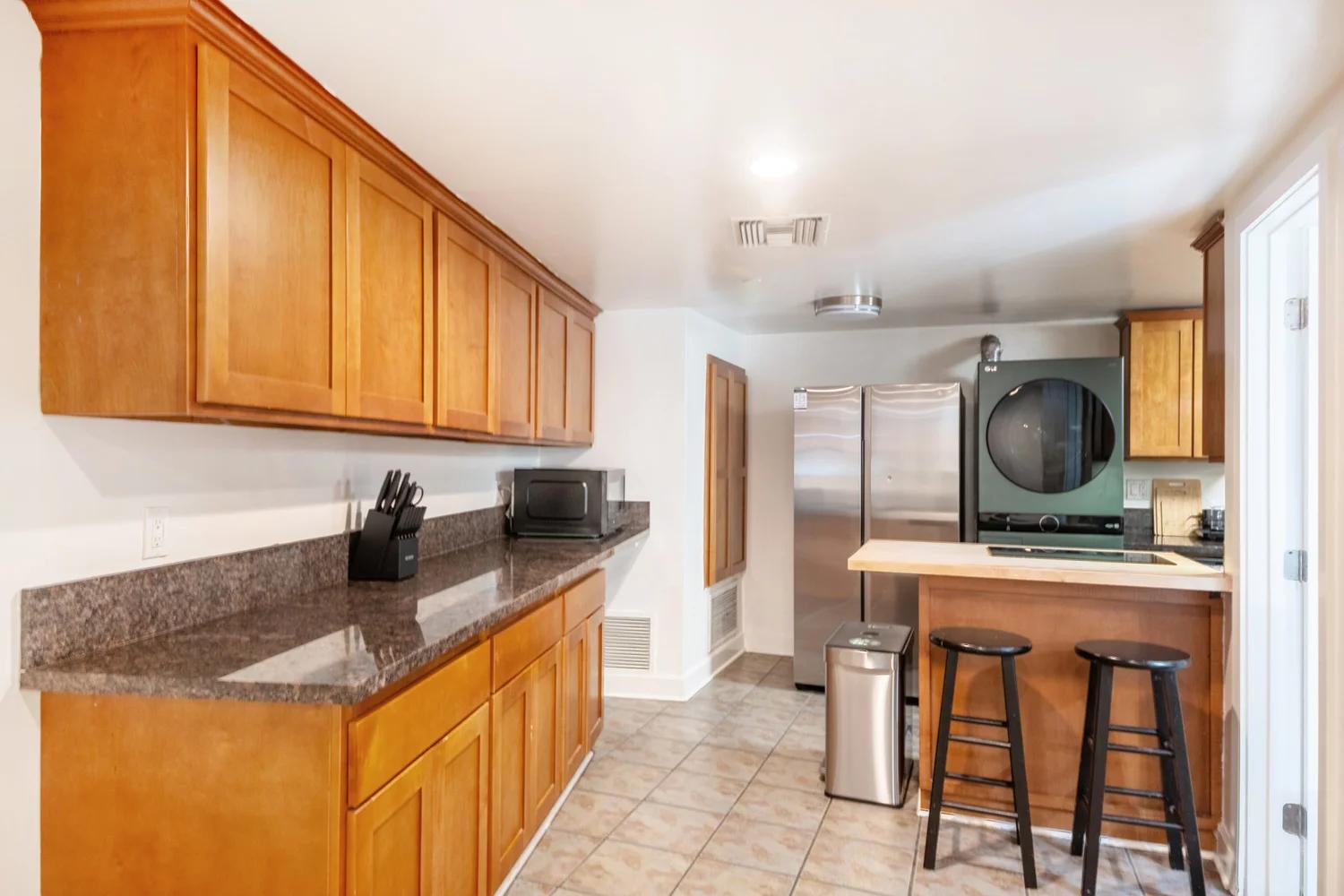 Fully furnished Private Rooms in Co-living apartment just 5 minutes walking from UCLA - Photo 3