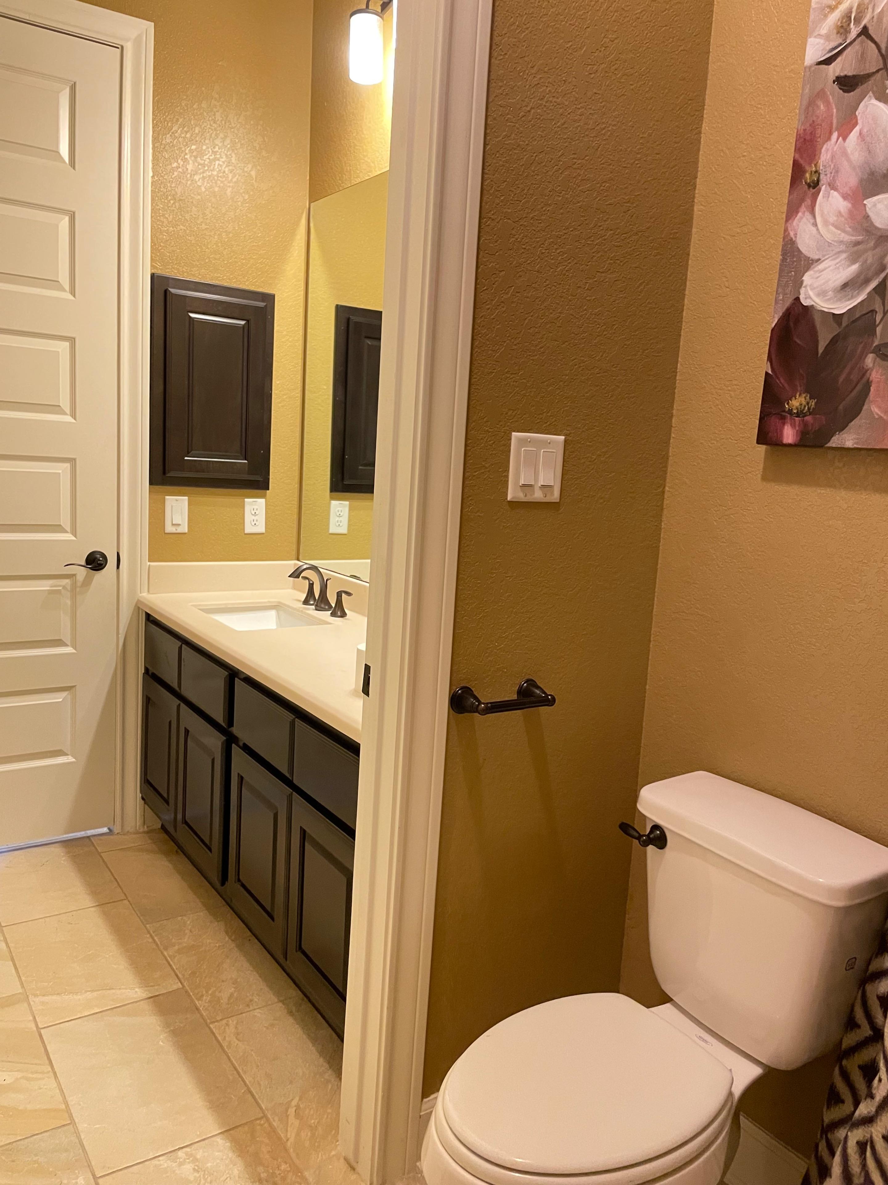 Spacious, bright, and cozy gem in Converse San Antonio - Photo 3