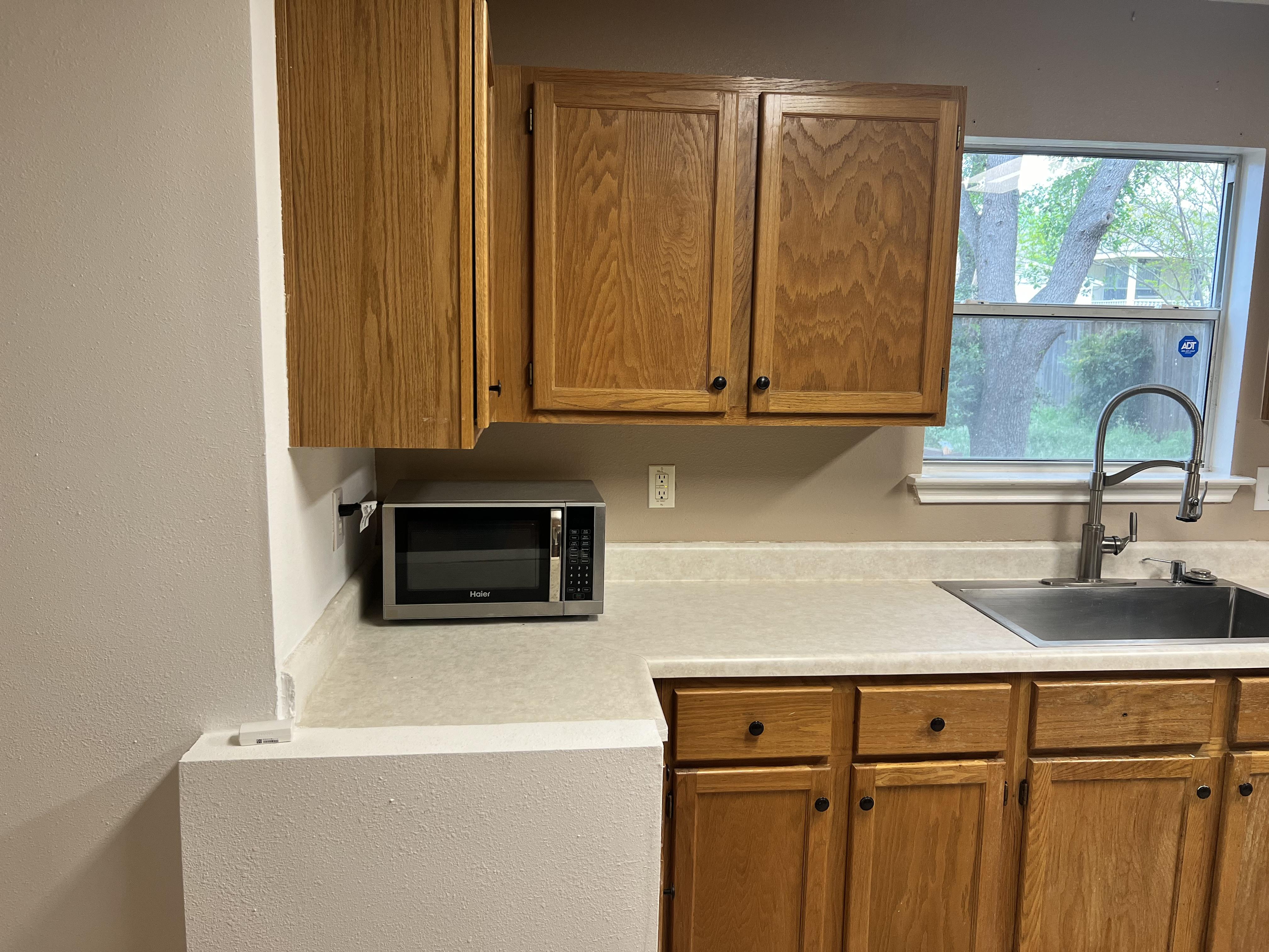 Spacious & high-quality San Antonio House with Dining area Room 4 - Photo 1