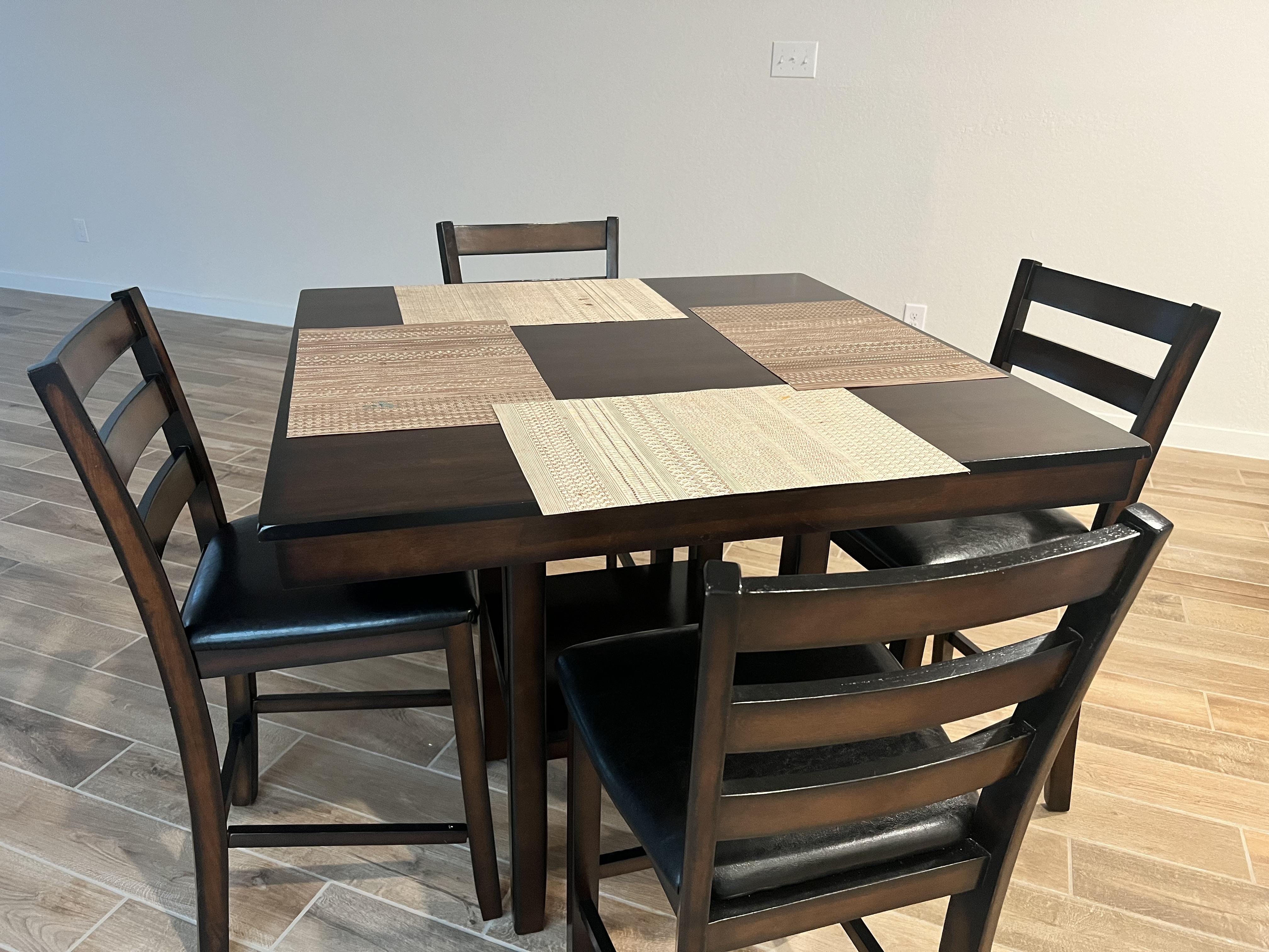 Spacious & high-quality San Antonio House with Dining area Room 4 - Photo 2