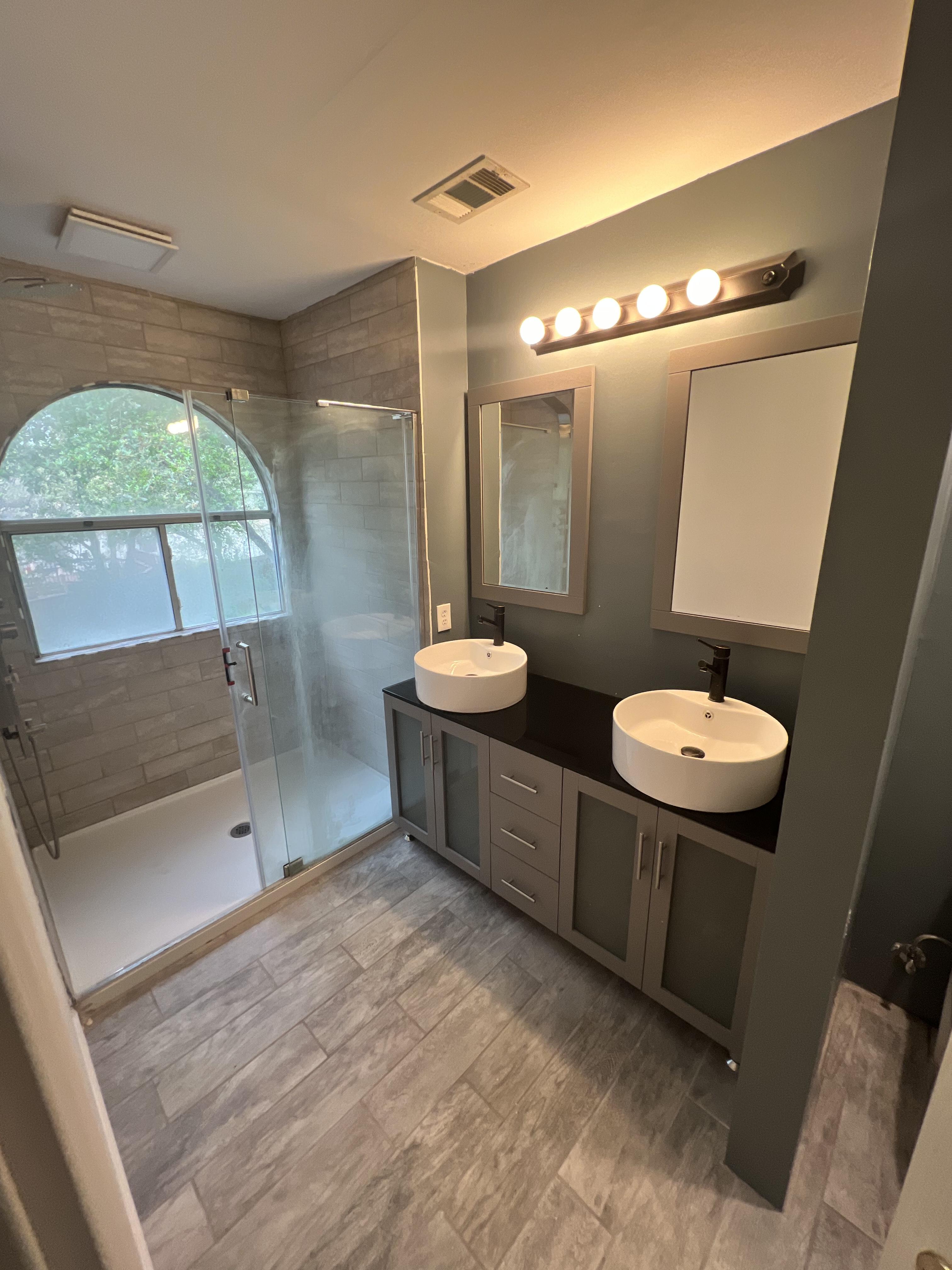 Spacious & high-quality San Antonio House with Dining area Room 4 - Photo 7