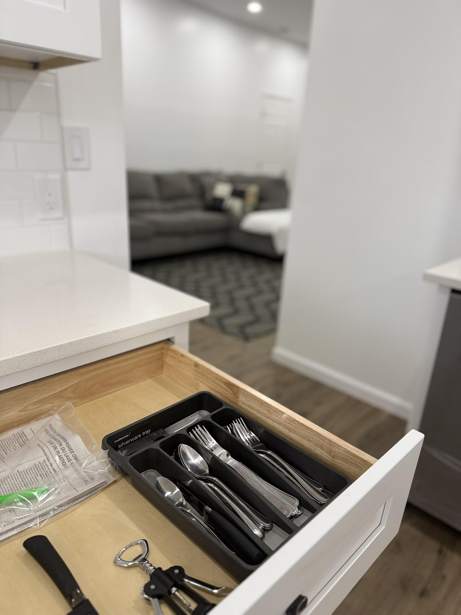 Newly renovated room in Eastpoint Room 4 - Photo 7