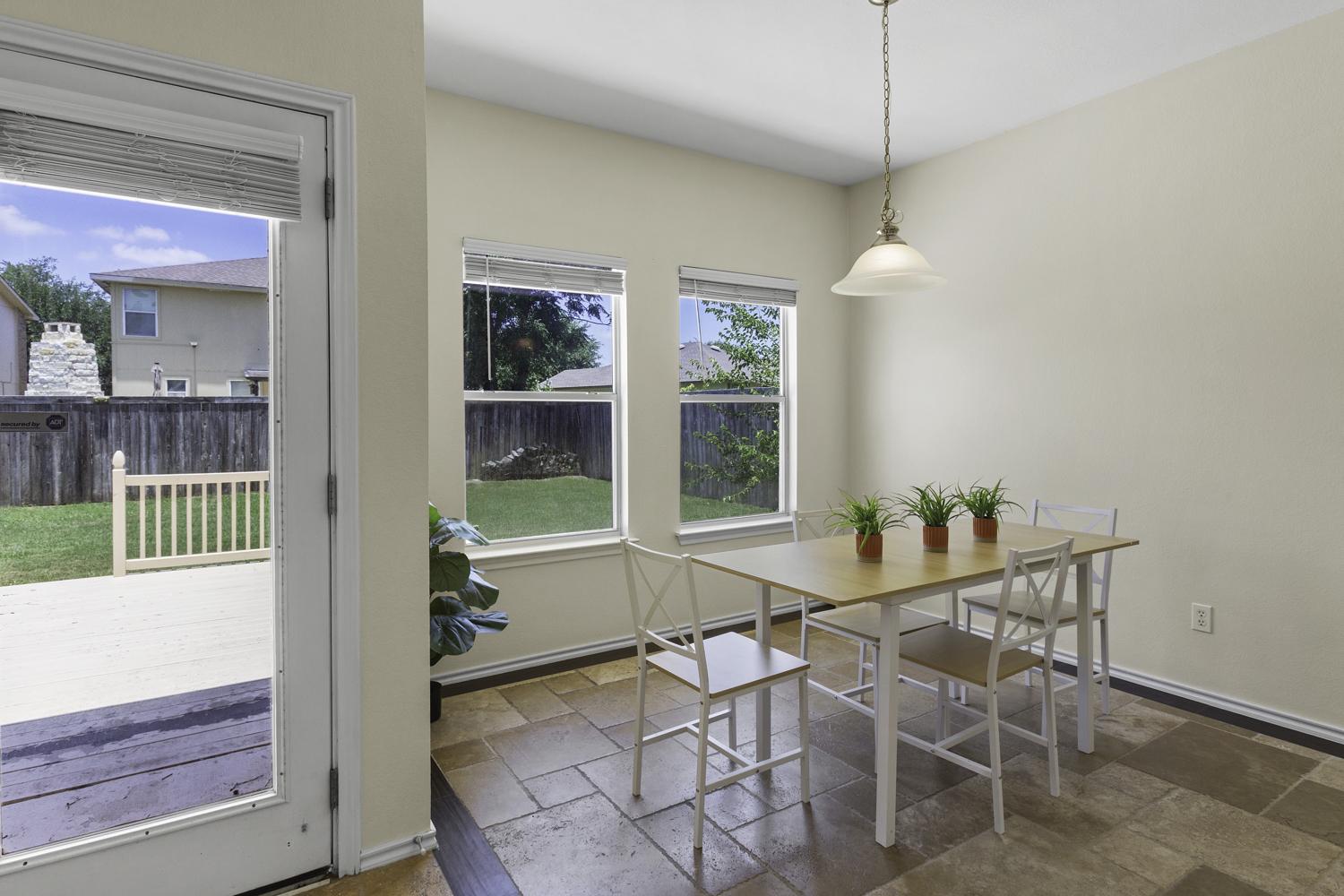Rooms for Tesla & Samsung Workers | Furnished + Utilities Included | Near Airport Room 1 - Photo 2