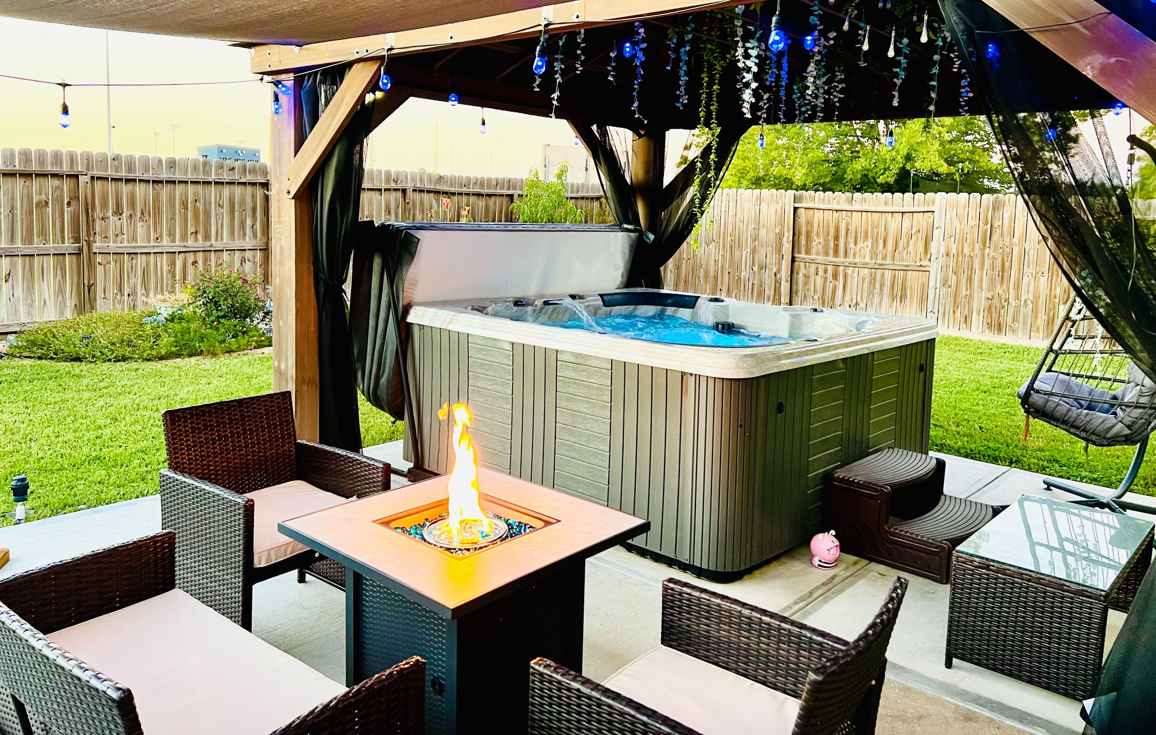 Furnished Private Room in Quiet Home with Hot Tub Access Room 2