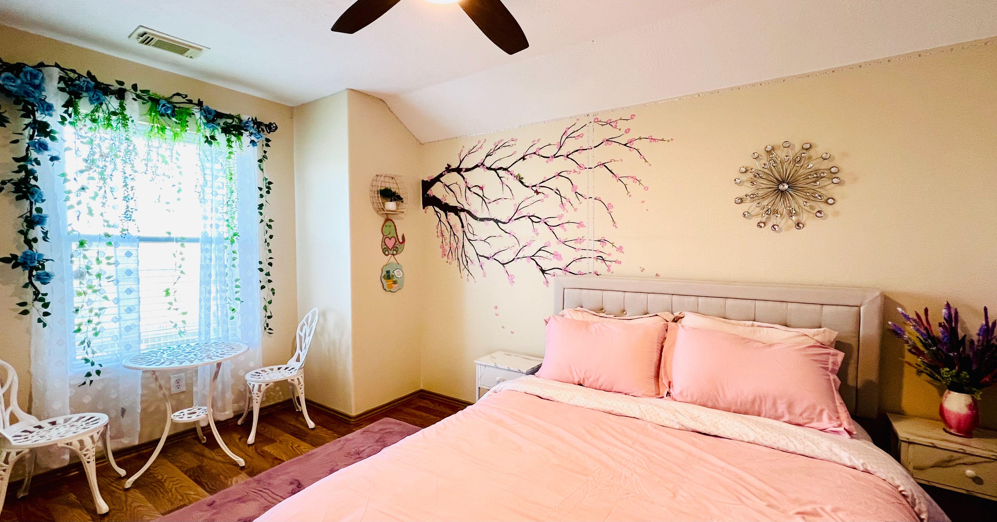 Furnished Private Room in Quiet Home with Hot Tub Access Room 2 - Photo 6
