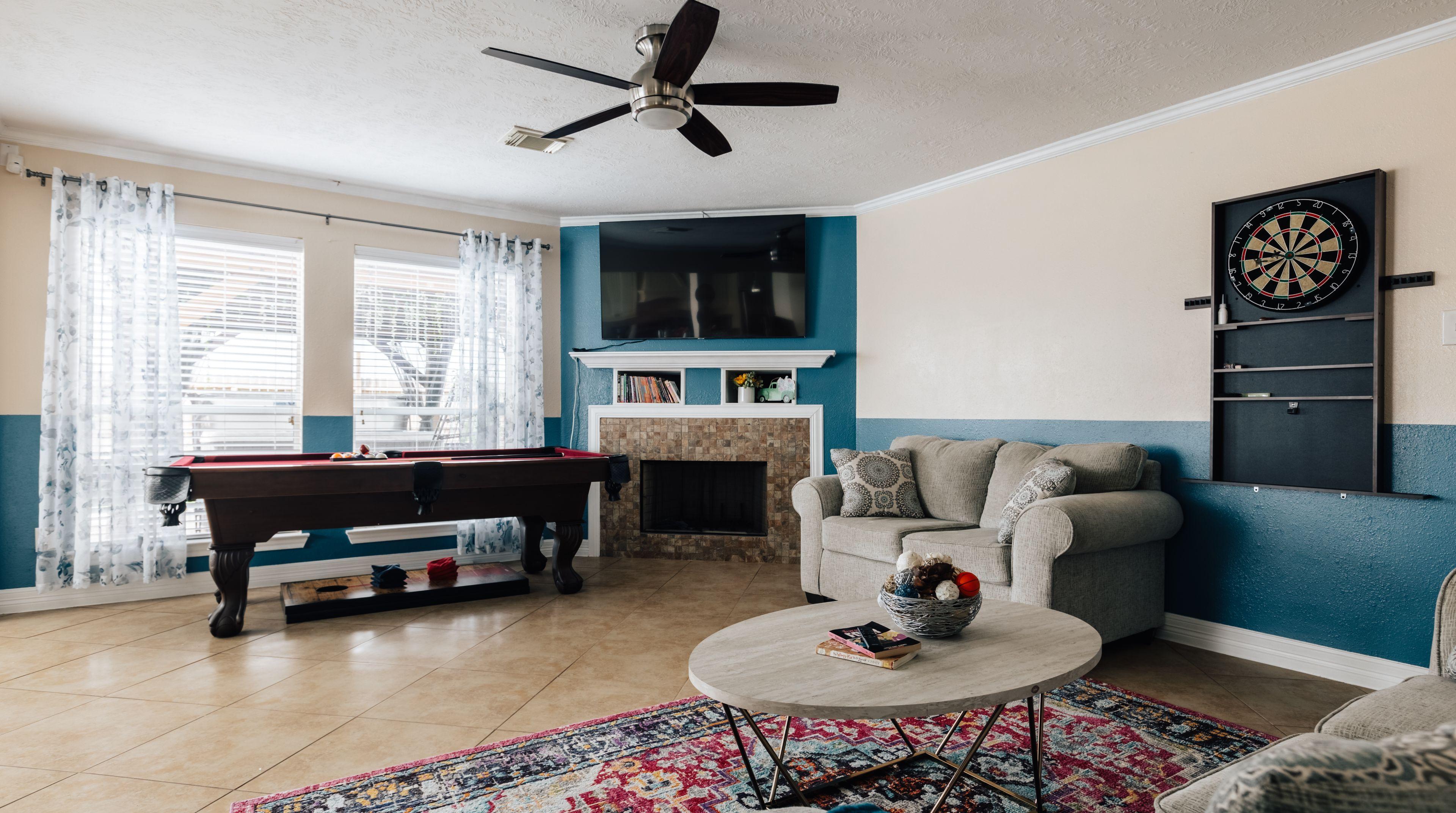 Furnished Private Room in Quiet Home with Hot Tub Access Room 2 - Photo 3