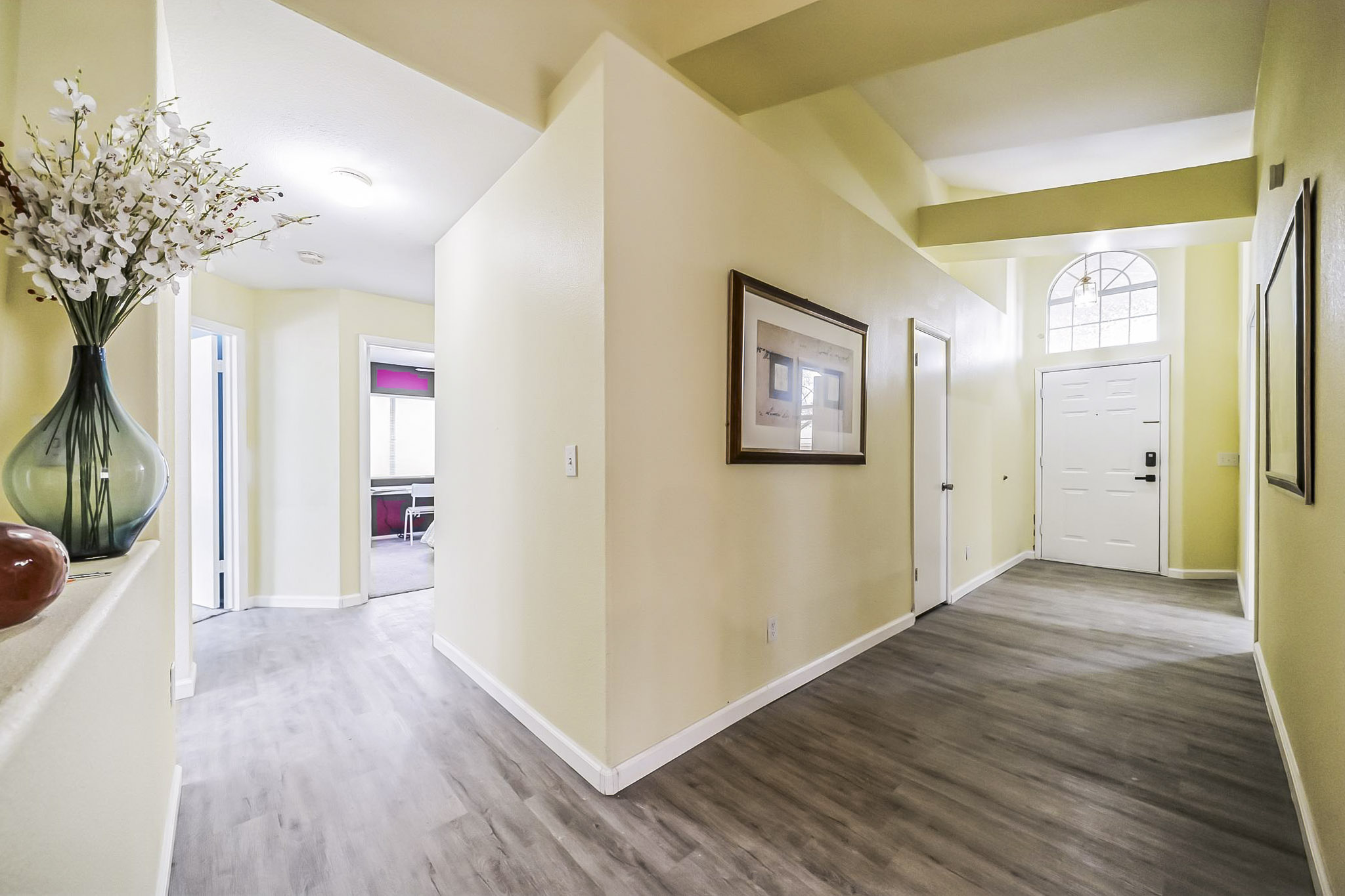 Don't Miss Out! Beautiful Rooms In North Las Vegas Now Available. - Photo 2
