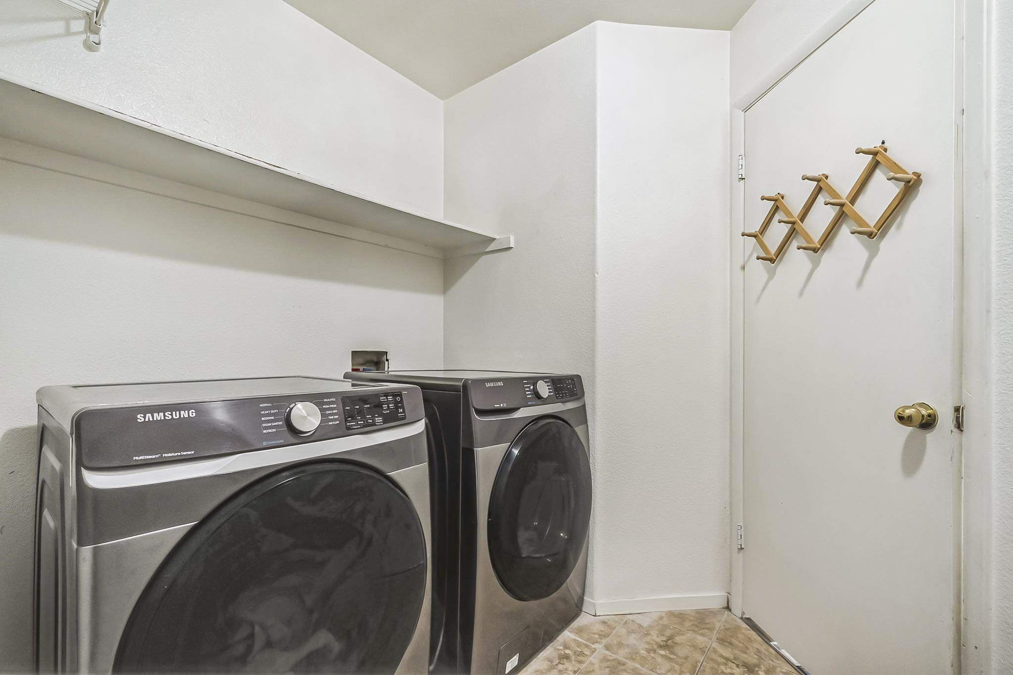 Don't Miss Out! Beautiful Rooms In North Las Vegas Now Available. - Photo 7