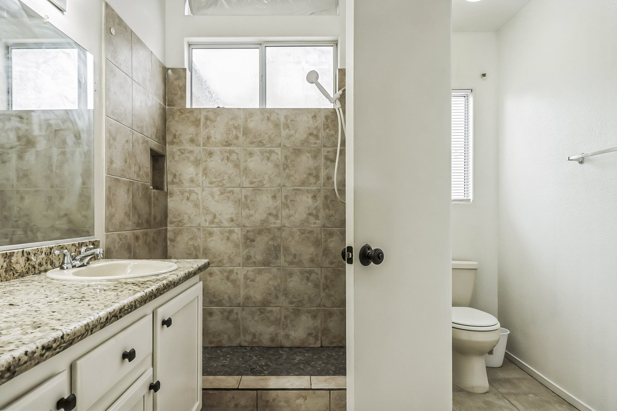 Don't Miss Out! Beautiful Rooms In North Las Vegas Now Available. - Photo 10