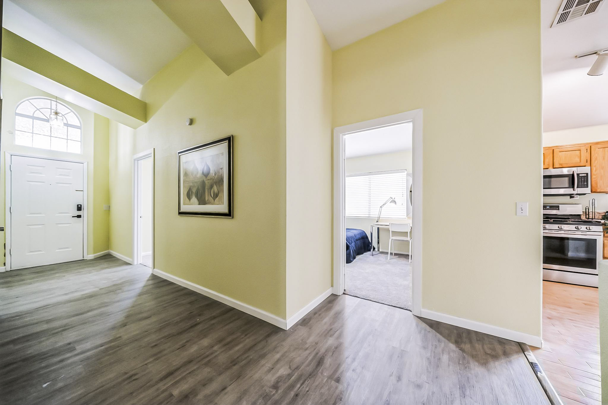 Don't Miss Out! Beautiful Rooms In North Las Vegas Now Available. - Photo 4